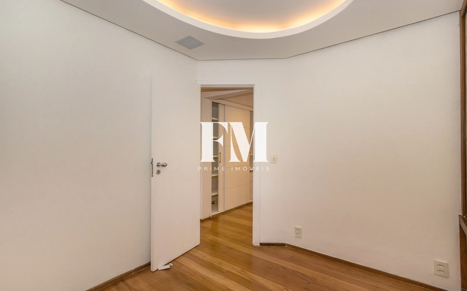Leblon | Rua Aperana | 2 Quartos (1 Suíte) | 79m² com Varanda e Vaga a Poucos Metros da Praia - foto 17