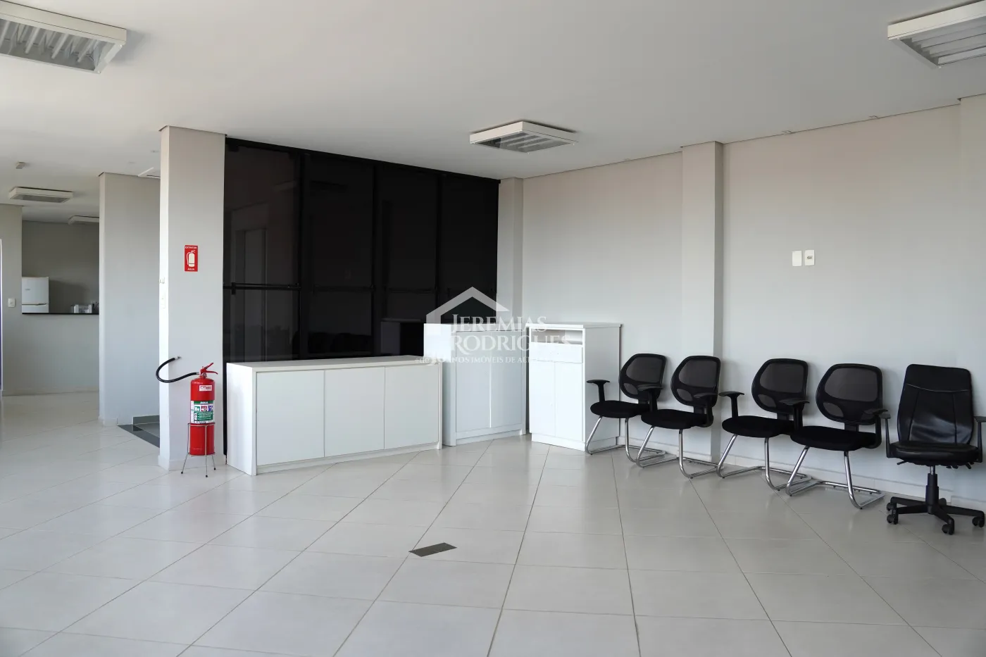 Prédio comercial com 568 m² -  Centro - Taubaté/SP