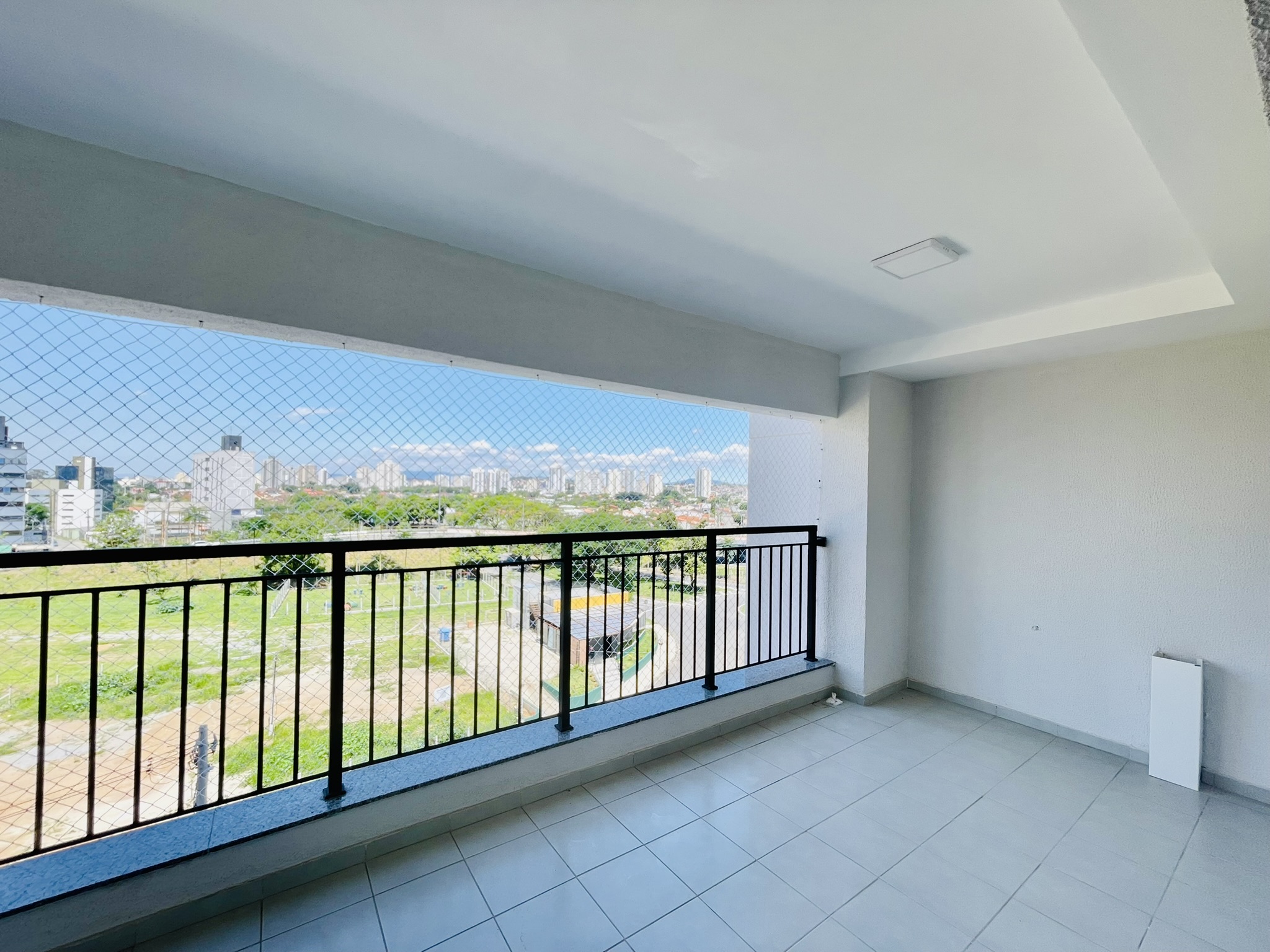 Apartamento à venda com 2 dormitórios, 108 m² no Condomínio Syrah Residence em Taubaté/SP.