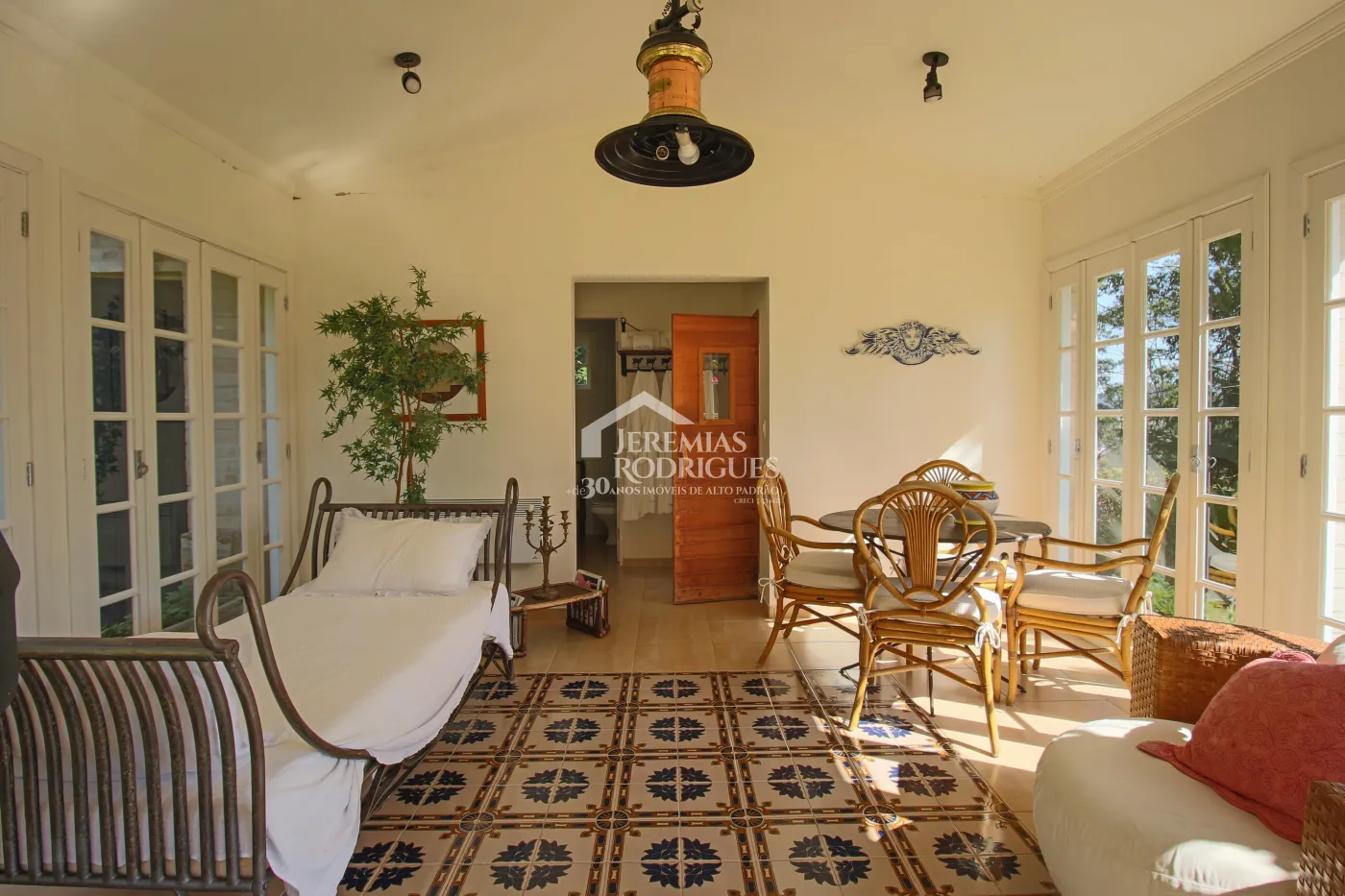 Sobrado com 6 suítes, 615 m² - Vila Inglesa - Campos do Jordão/SP.