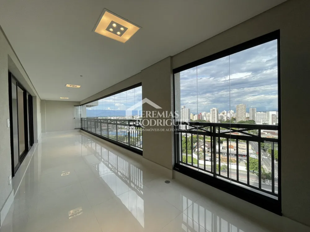 Apartamento com 3 suítes, 211 m² no Edifício Europa em Taubaté/SP
