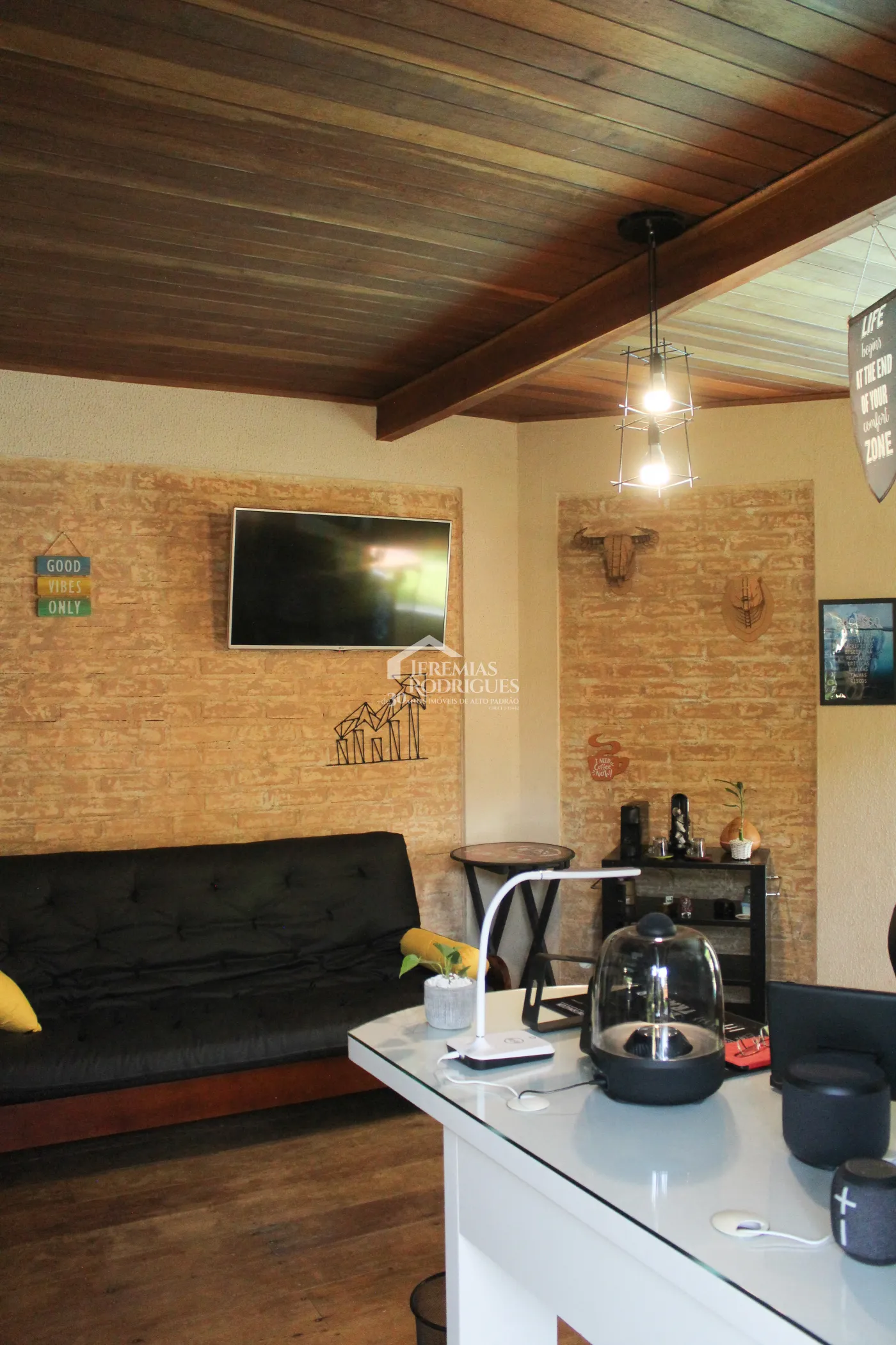 Casa para venda e locação com 5 dormitórios no Condomínio Taubaté Village em Taubaté/SP.