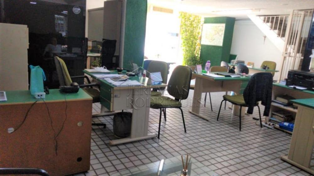 Ponto comercial para venda e locação no Centro em Taubaté/SP. 