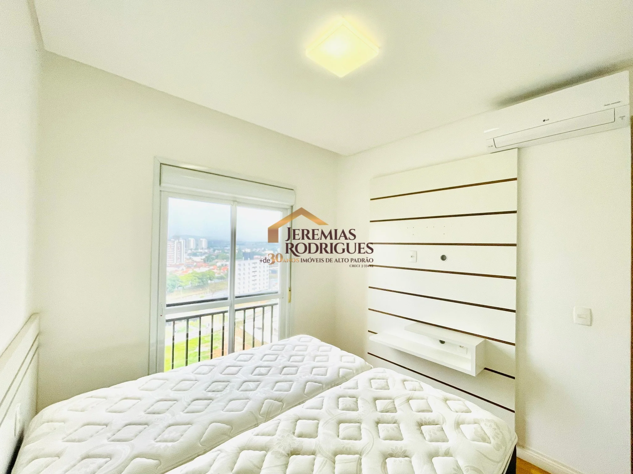 Apartamento Mobiliado para locação e venda no Condomínio Des Arts em Taubaté/SP.