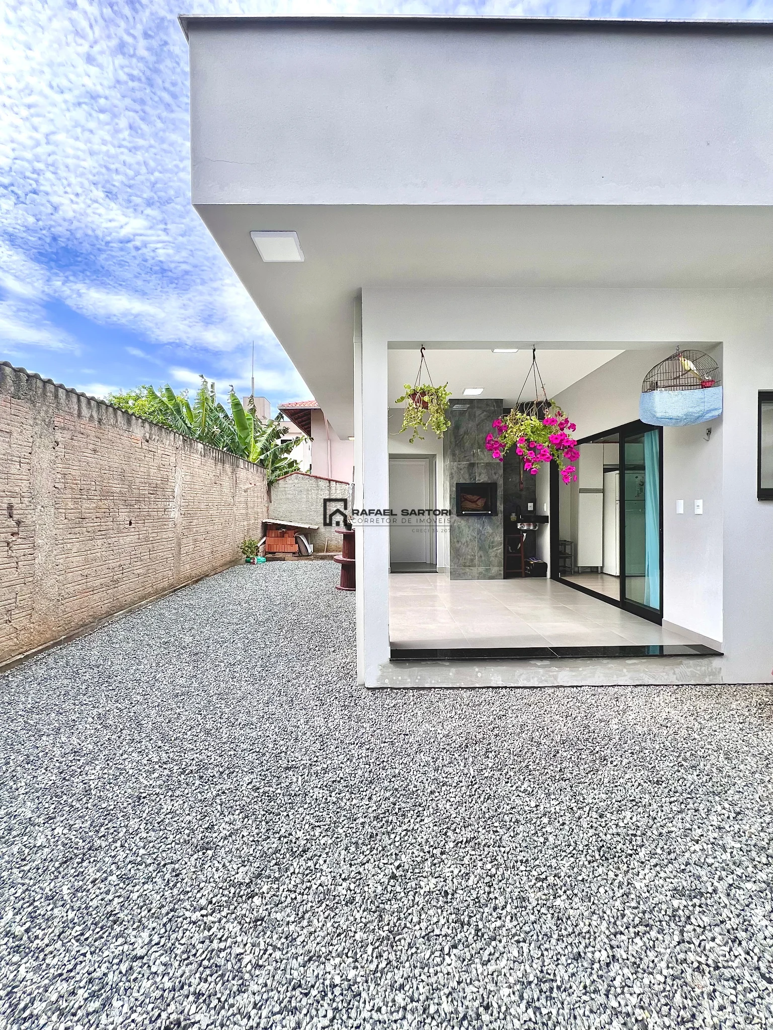 CASA COM 03 QUARTOS NA ILHA DA FIGUEIRA