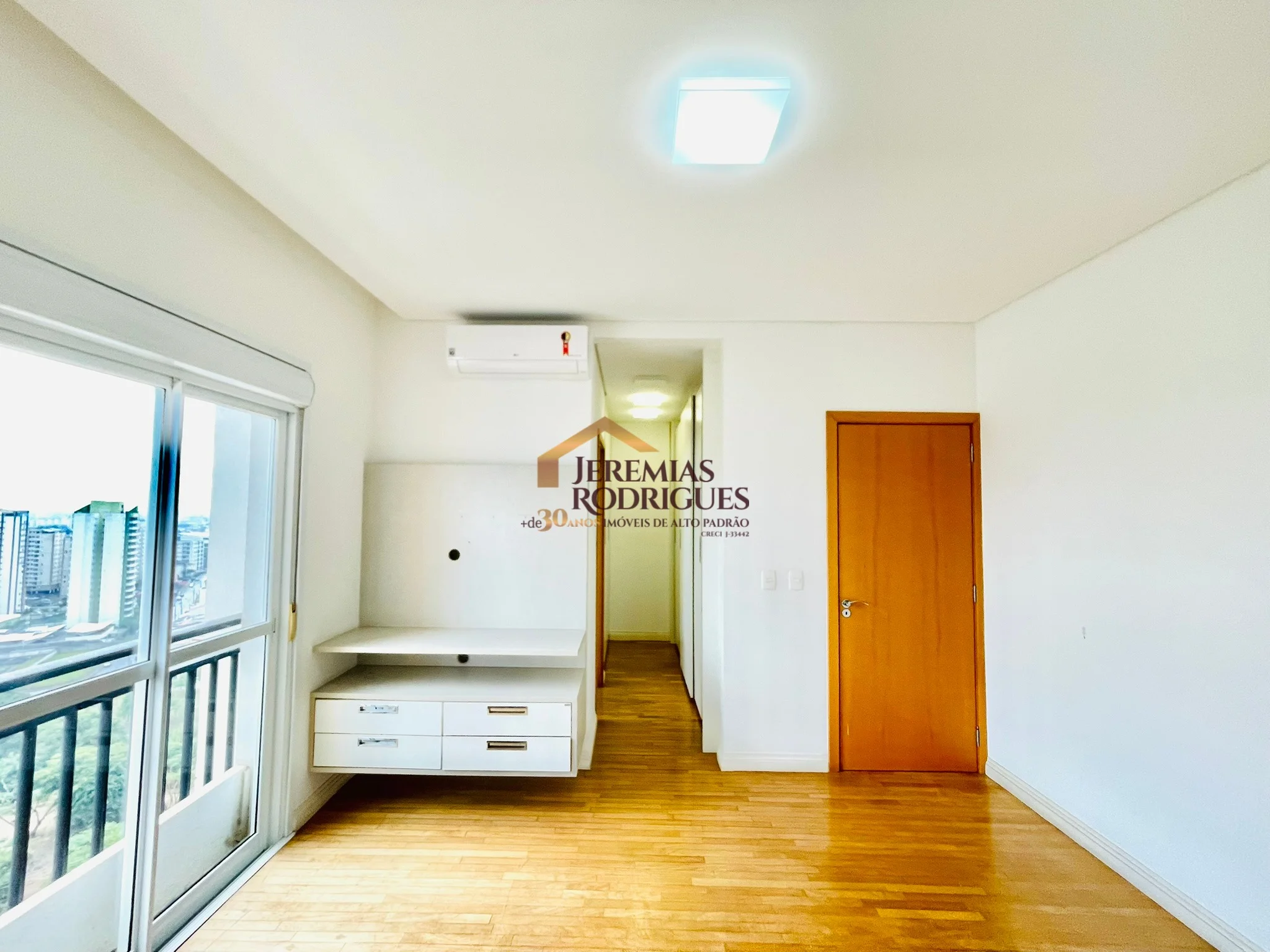 Apartamento Mobiliado para locação e venda no Condomínio Des Arts em Taubaté/SP.