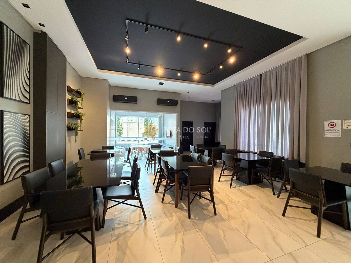 Apartamento Mobiliado 4 Suítes à Venda Meia Praia Itapema SC