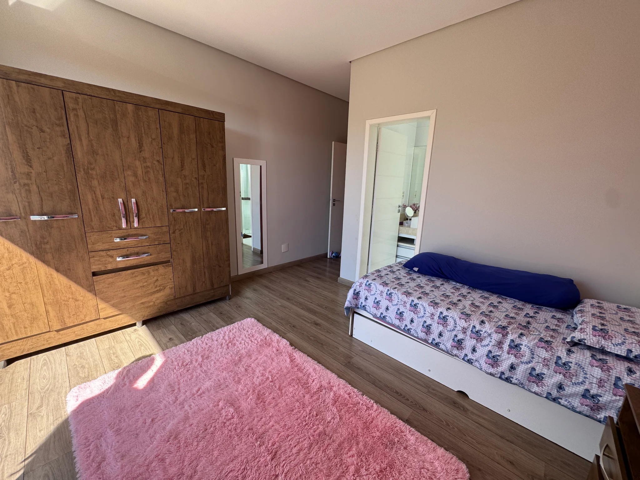 Casa para venda e locação com 3 dormitórios no Condomínio Campos do Conde III em Tremembé/SP.