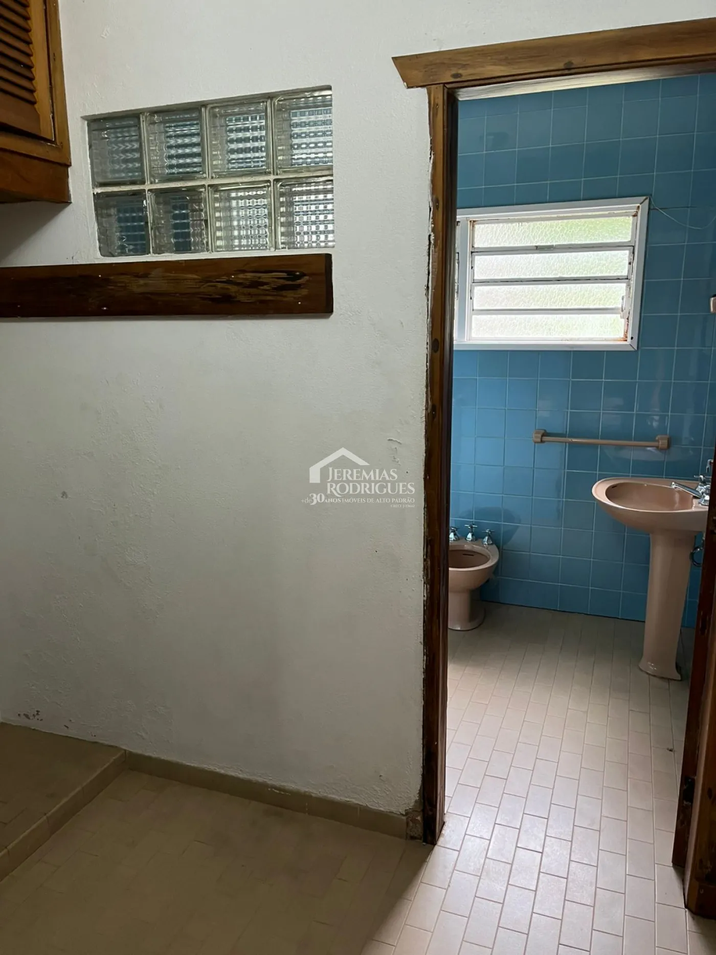 Casa para venda com 3 dormitórios no Jardim do Embaixador em Campos do Jordão/SP