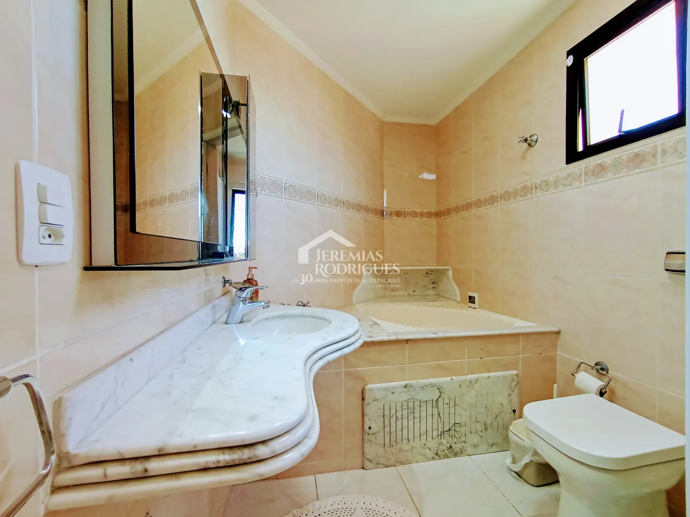 Apartamento para venda com 2 suítes no Edifício Rosa Abirached em Taubaté/SP