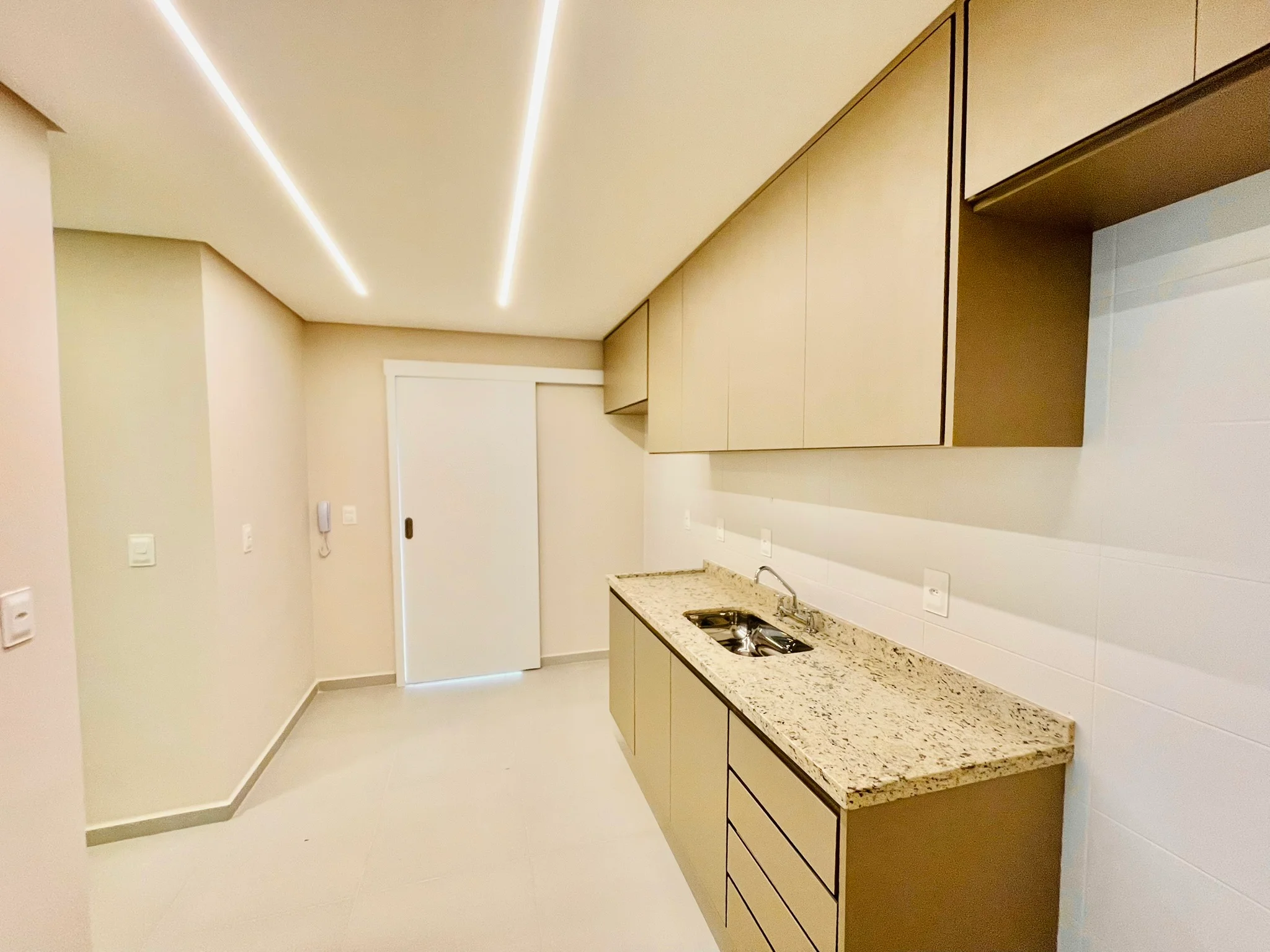 Apartamento para venda e locação com 3 dormitórios no Condomínio Lucca em Taubaté/SP. 
