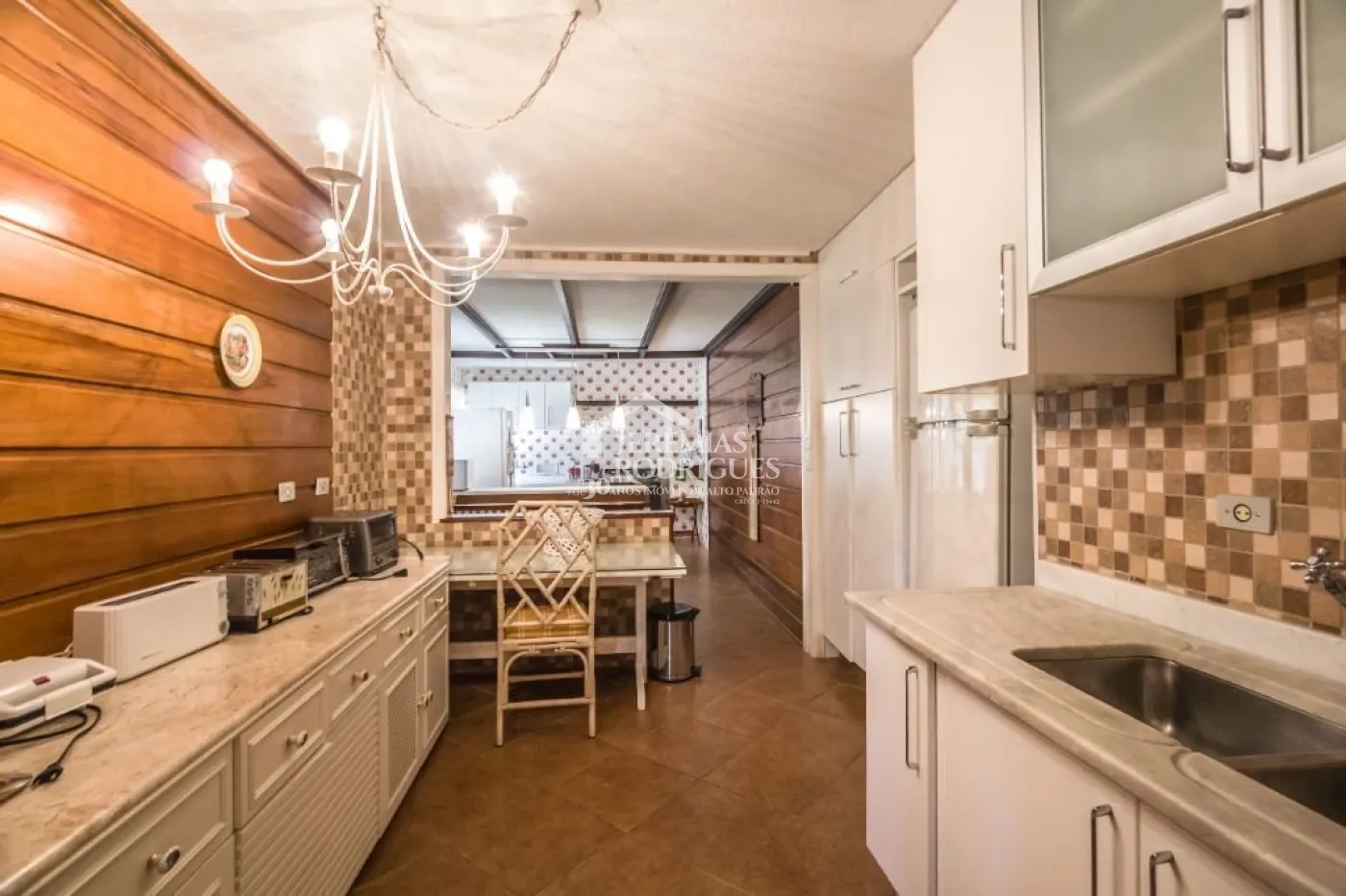 Casa à venda com 5 dormitórios no Jardim Embaixador em Campos do Jordão/SP