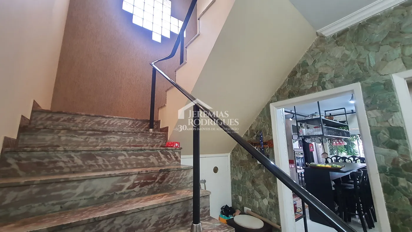 Casa para locação com 5 dormitórios no Centro em Taubaté/SP.