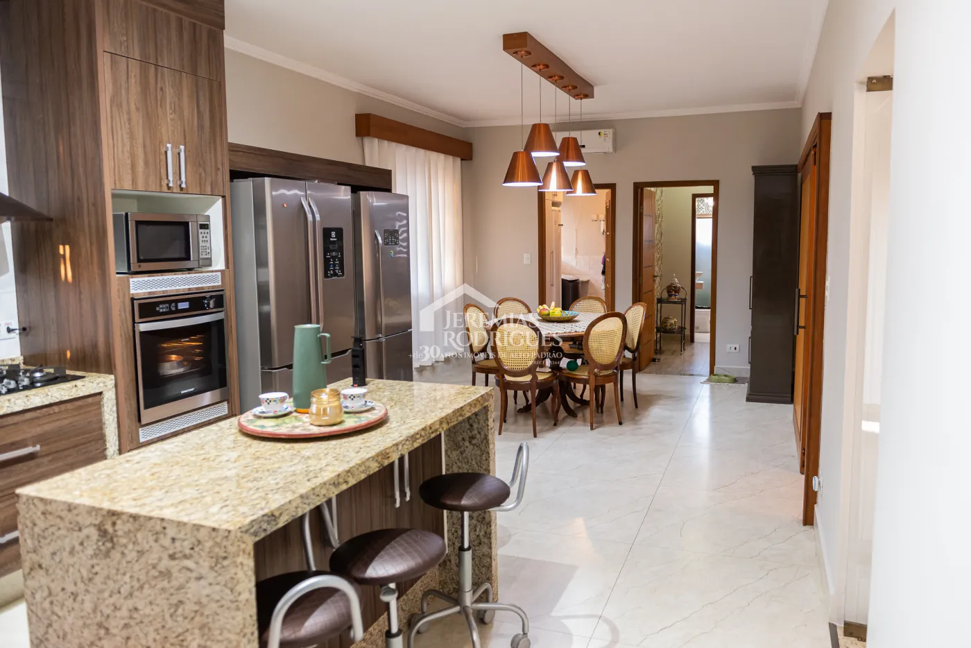 Casa à venda no Condomínio Colonial Village I em Pindamonhangaba/SP