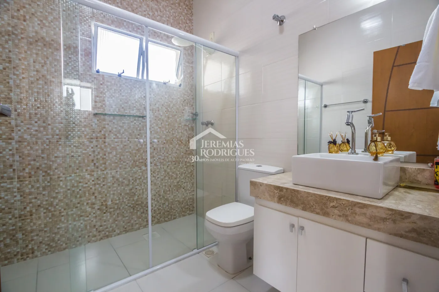 Casa com 4 dormitórios, 295 m² - Condomínio Reserva dos Lagos - Pindamonhangaba/SP