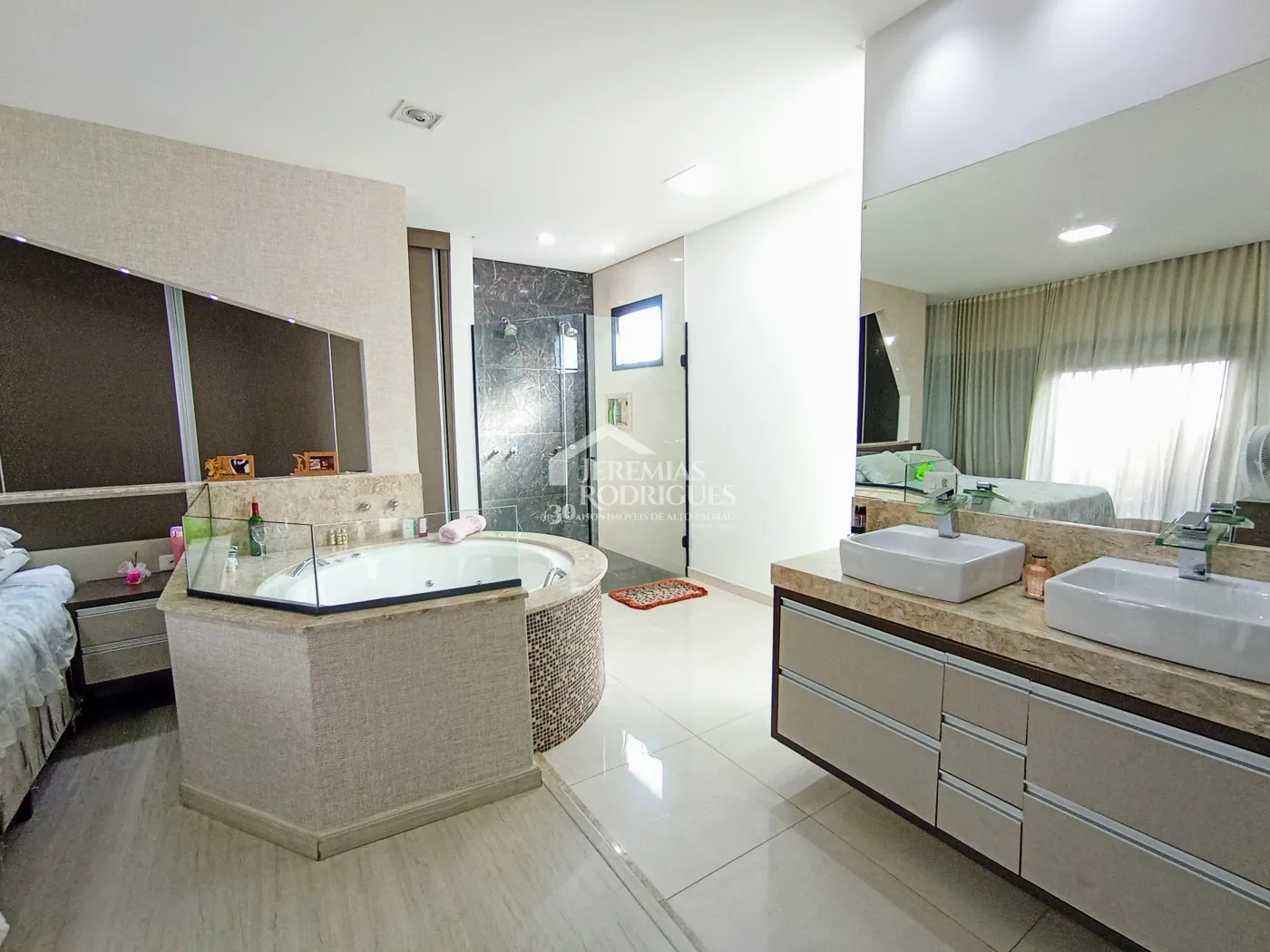Casa para venda com 3 suítes no Condomínio Morada do Visconde em Tremembé/SP