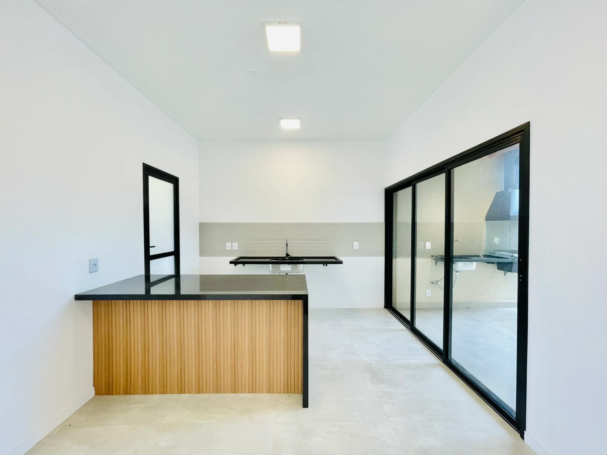 Casa à venda com 3 dormitórios no Condomínio Bosque da Imperatriz em Pindamonhangaba/SP. 