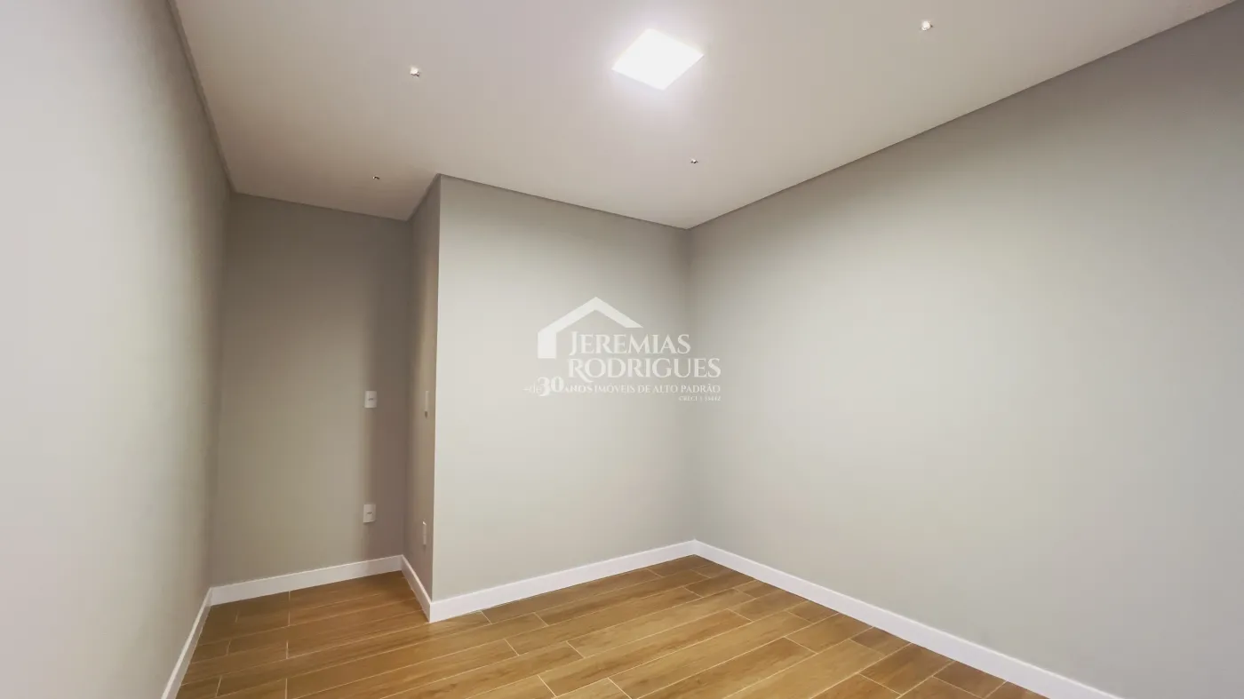 Casa à venda com 4 dormitórios no Condomínio Chácaras Cataguá em Taubaté/SP