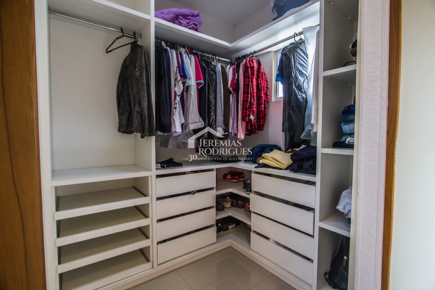 Casa com 4 dormitórios, 295 m² - Condomínio Reserva dos Lagos - Pindamonhangaba/SP