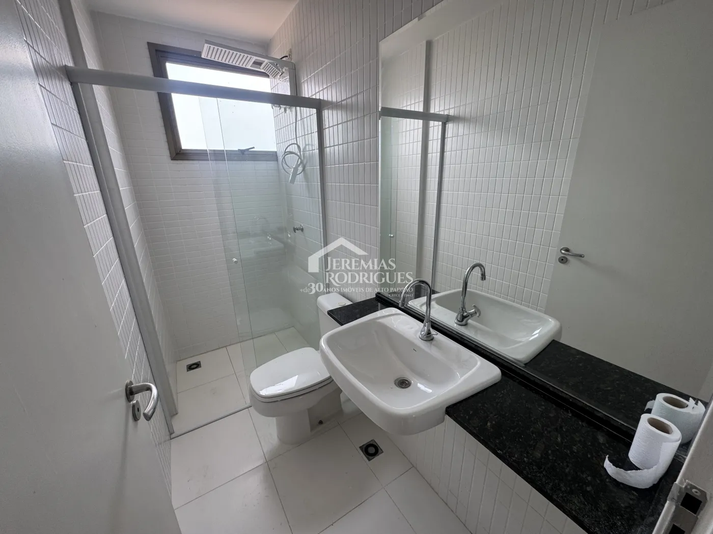 Apartamento à venda com 3 dormitórios, 119 m² no Edifício Jabuticabeiras em Taubaté/SP.