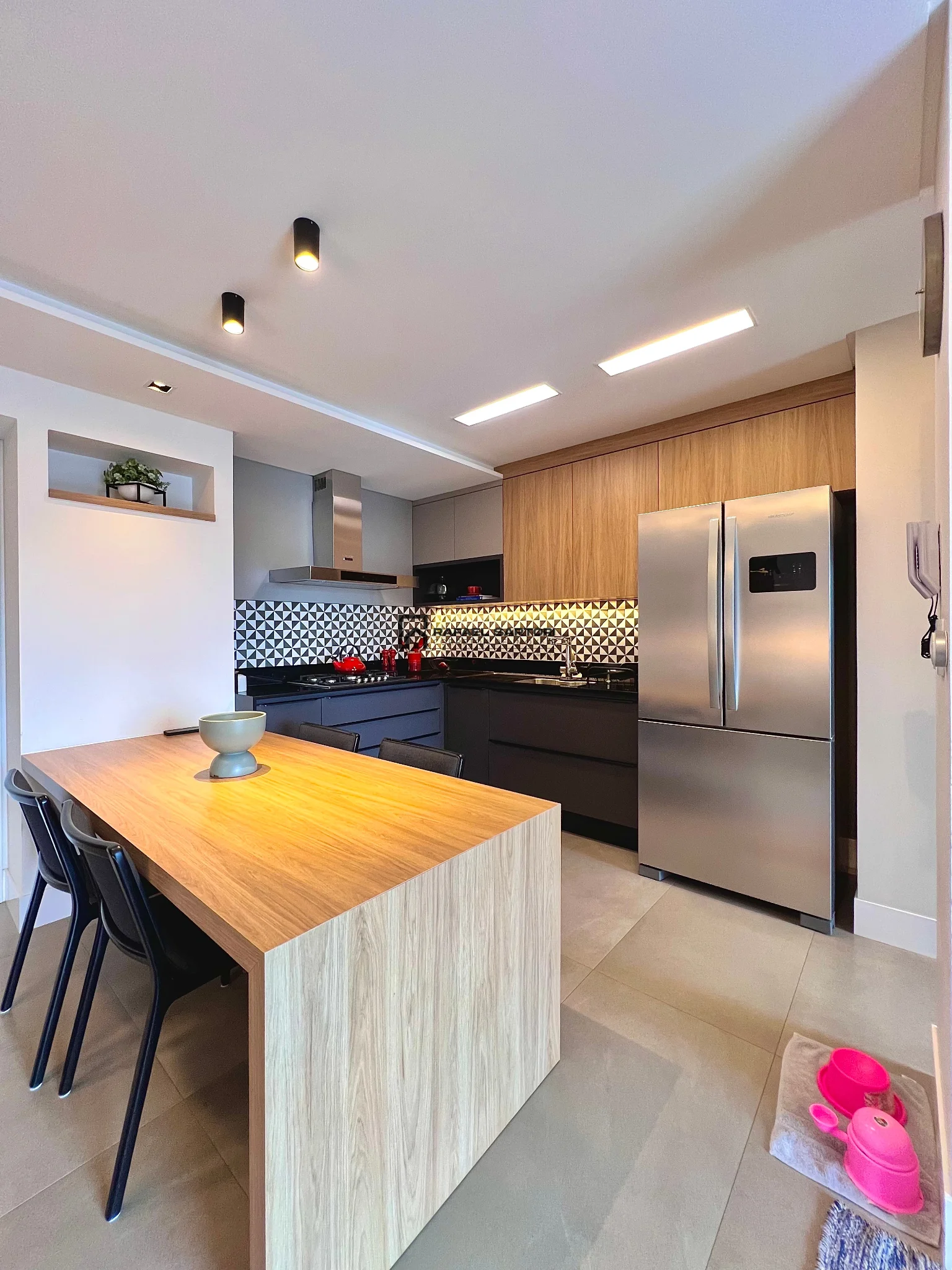 APARTAMENTO MOBILIADO NA VILA NOVA