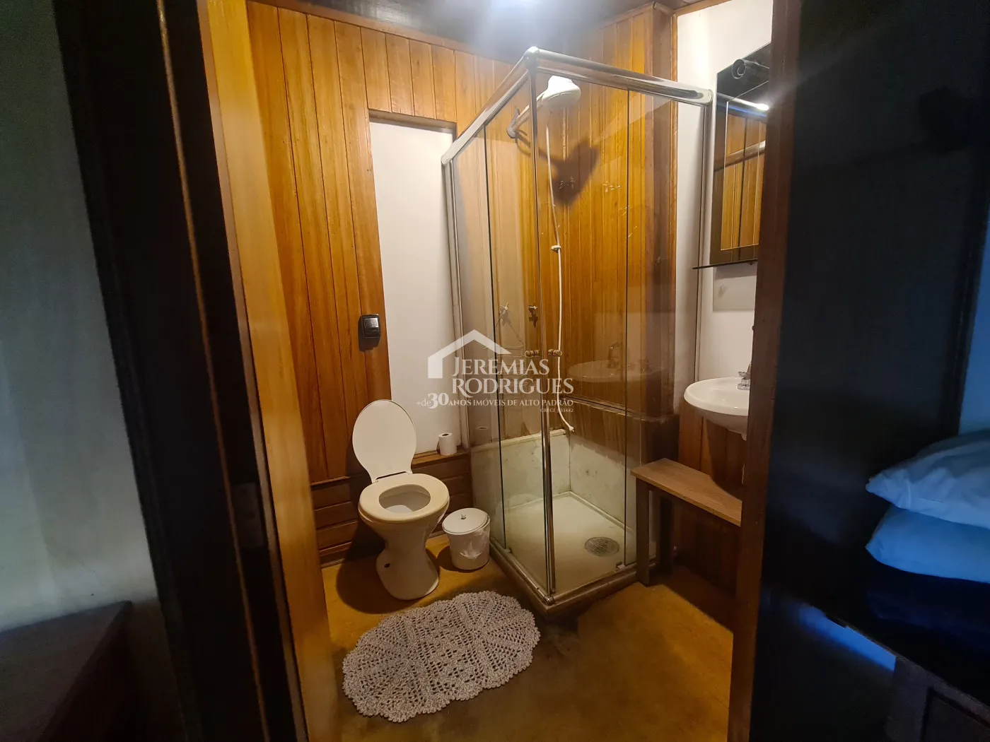 Casa à venda com 6 suítes no Condomínio Jardim Véu da Noiva em Campos do Jordão/SP