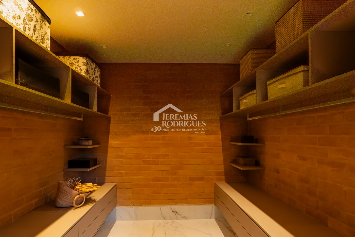 Casa com 4 suítes no condomínio Reserva Figueiredo em Campos do Jordão/SP