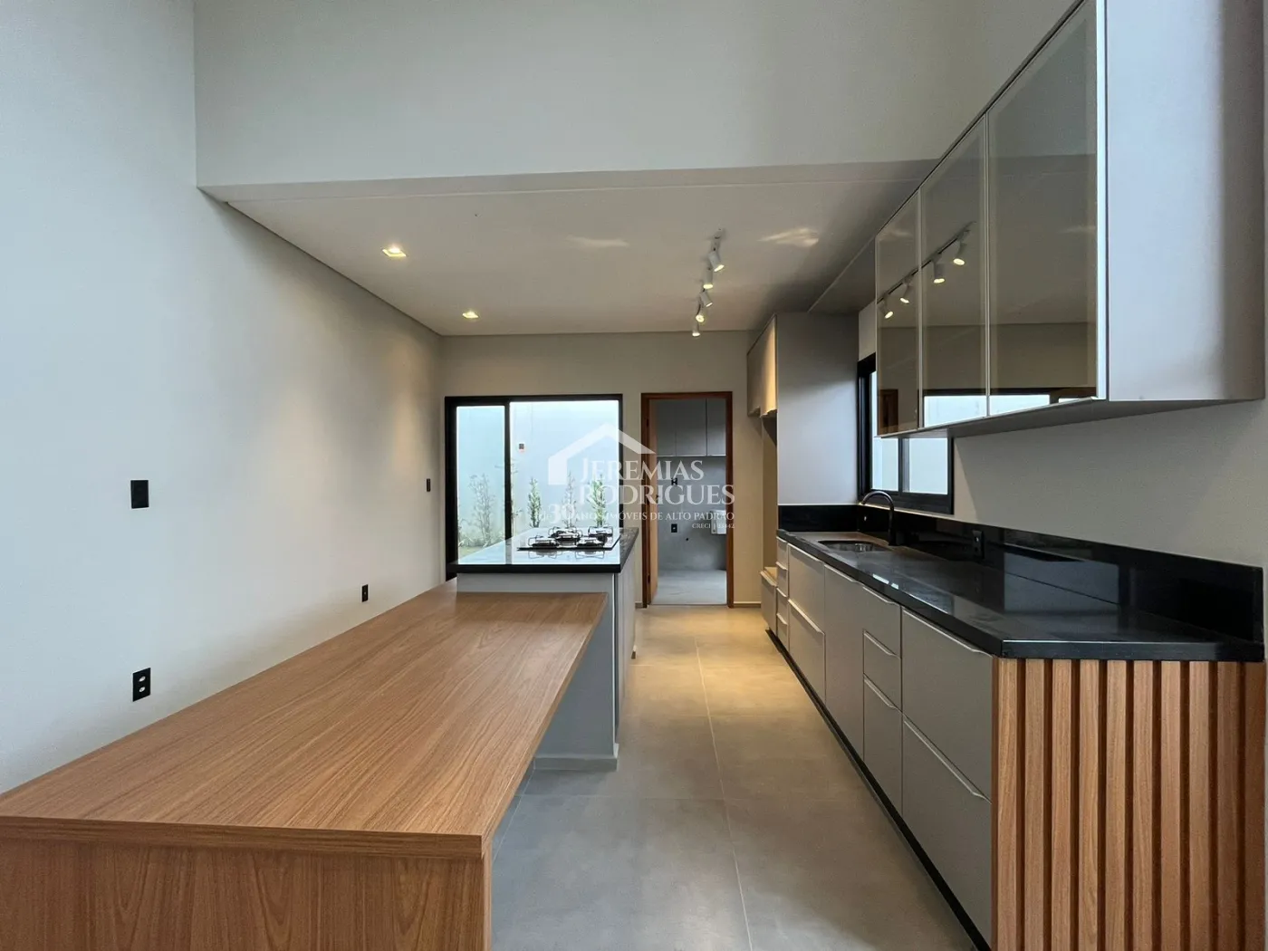 Casa à venda com 3 suítes no Condomínio Cyrela Landscape em Taubaté/SP.