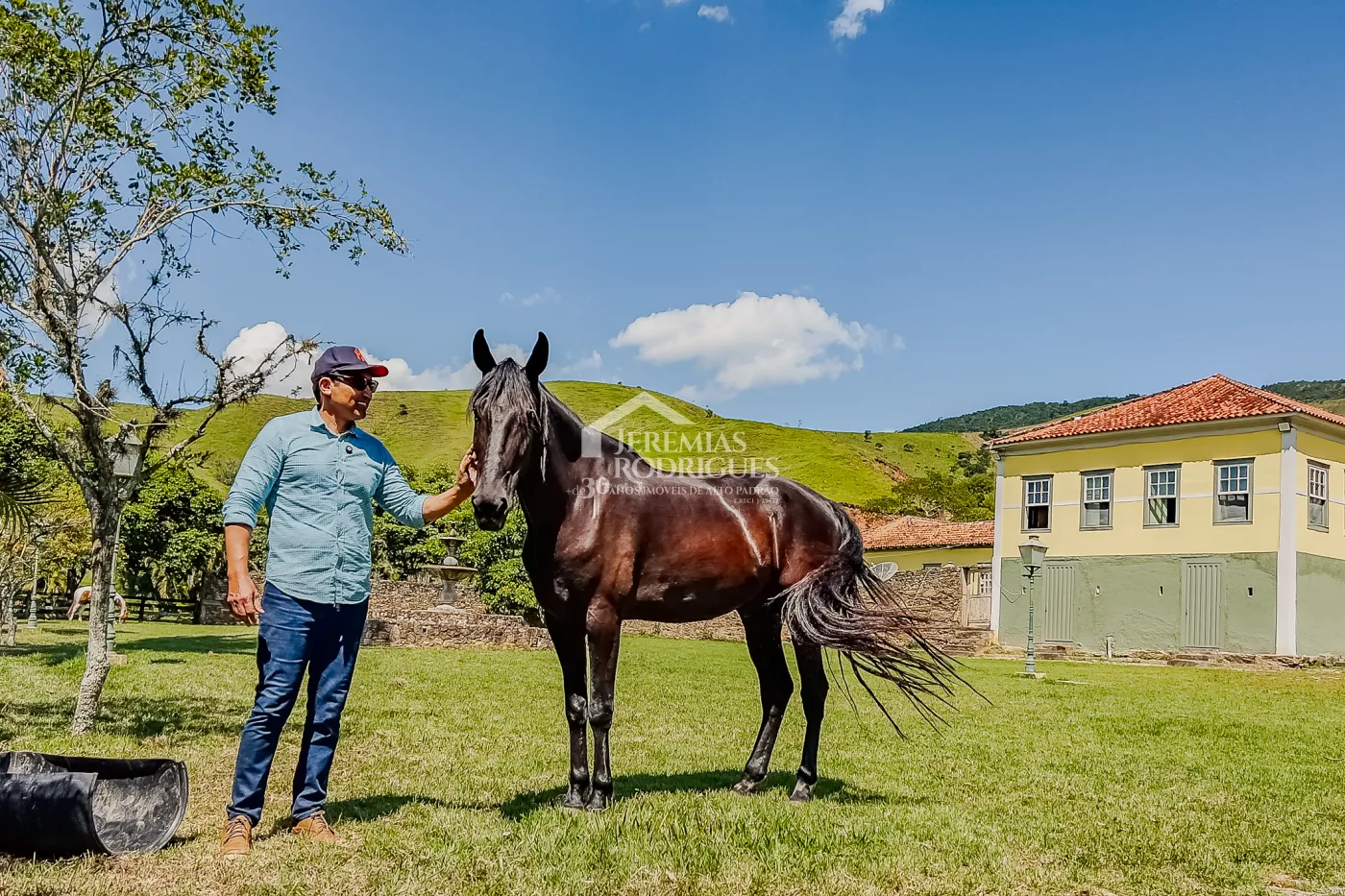 Fazenda à venda com 919,6 hectares em Cachoeira Paulista/SP.