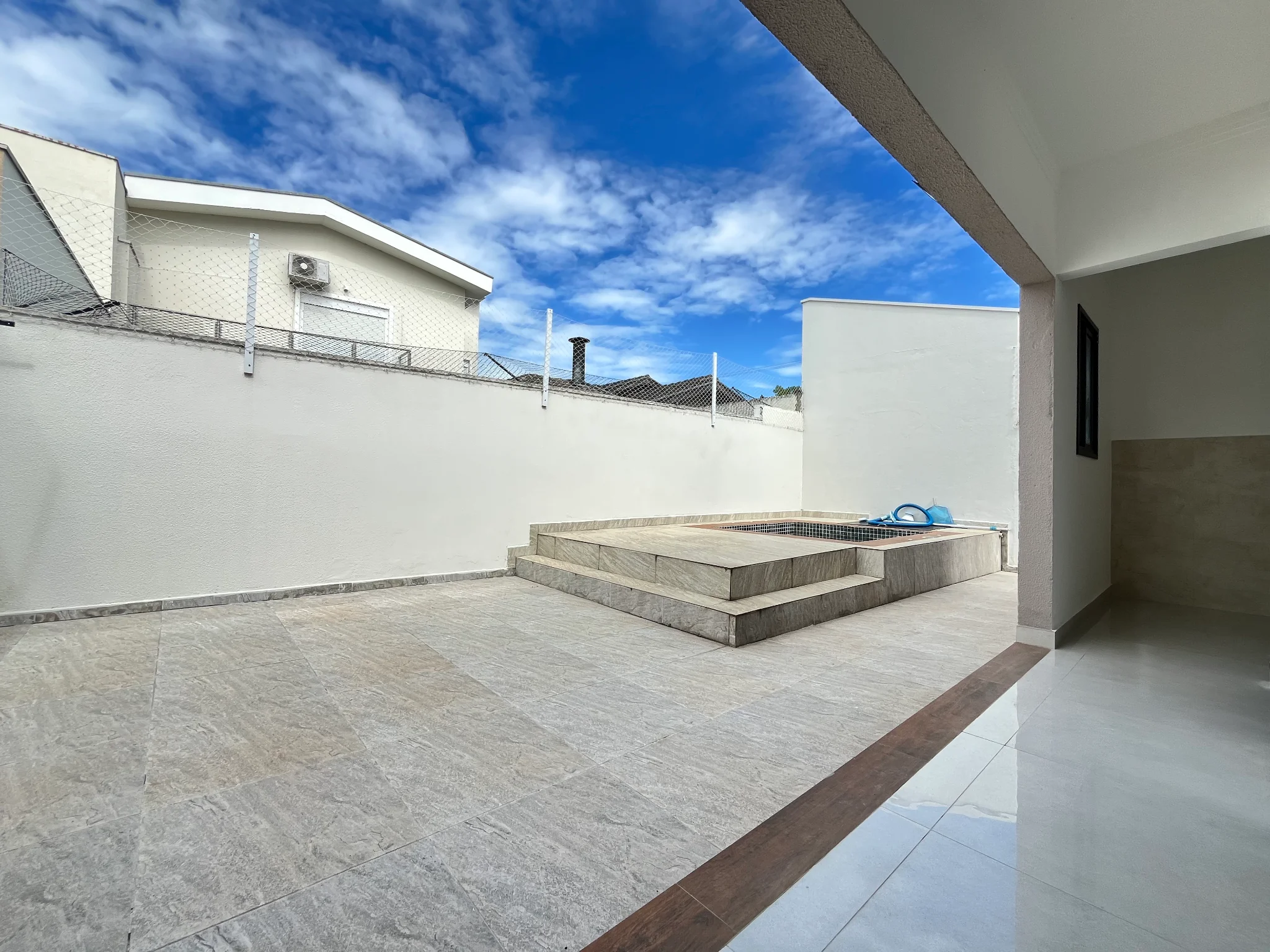 Casa térrea com espaço gourmet à venda no Village do Sol em Pindamonhangaba/SP