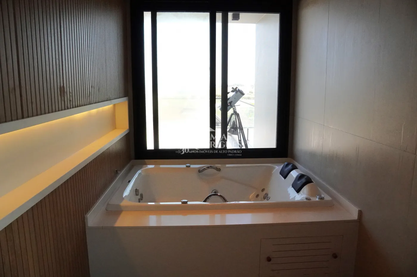 Casa com 4 dormitórios, 550 m² - Condomínio Village da Serra - Tremembé/SP