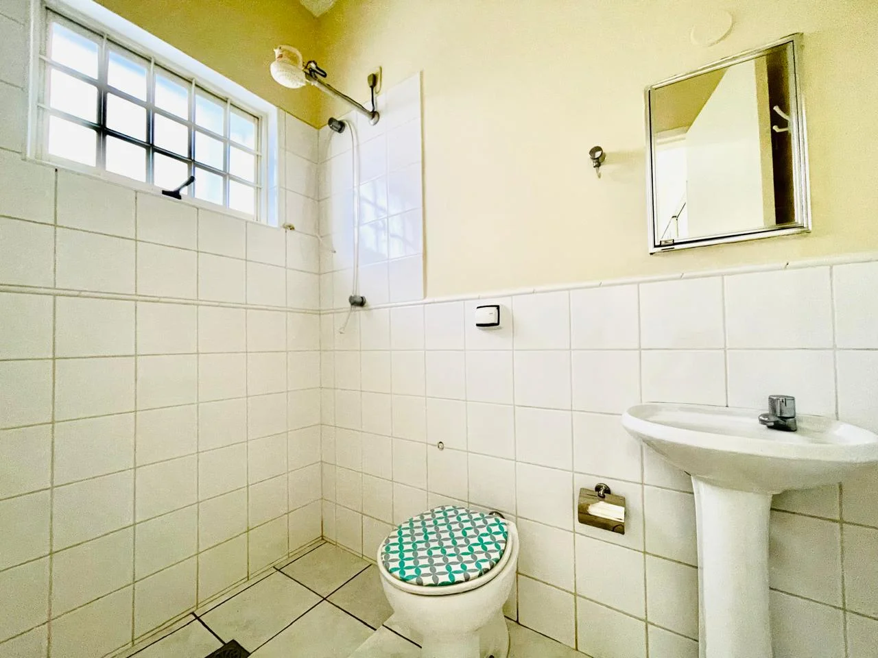 Casa com 3 dormitórios á venda no Condomínio Taubaté Village em Taubaté/SP.