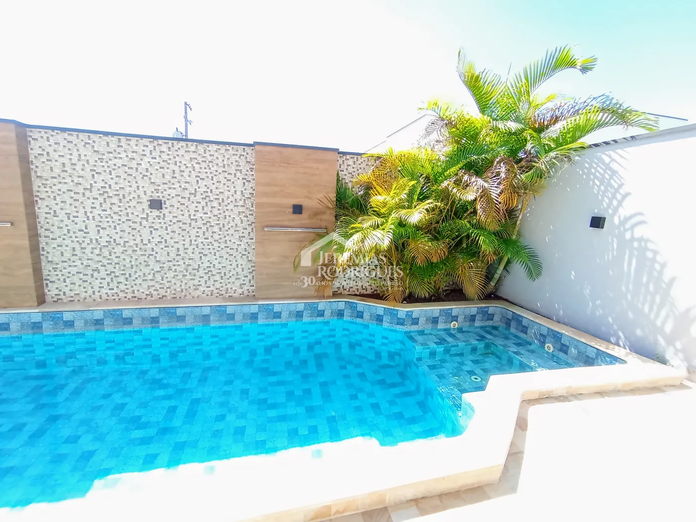 Casa para venda com 3 dormitórios no Condomínio Residencial Tecoara em Taubaté/SP
