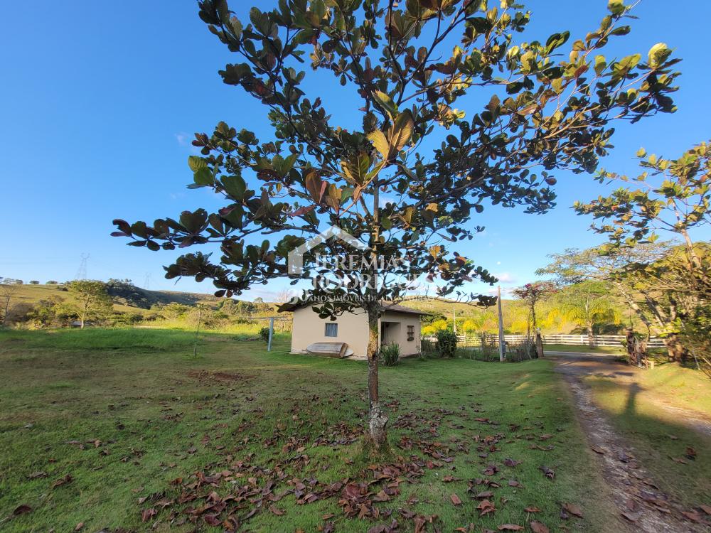 Sítio á venda no Jardim Sandra Maria em Taubaté/SP