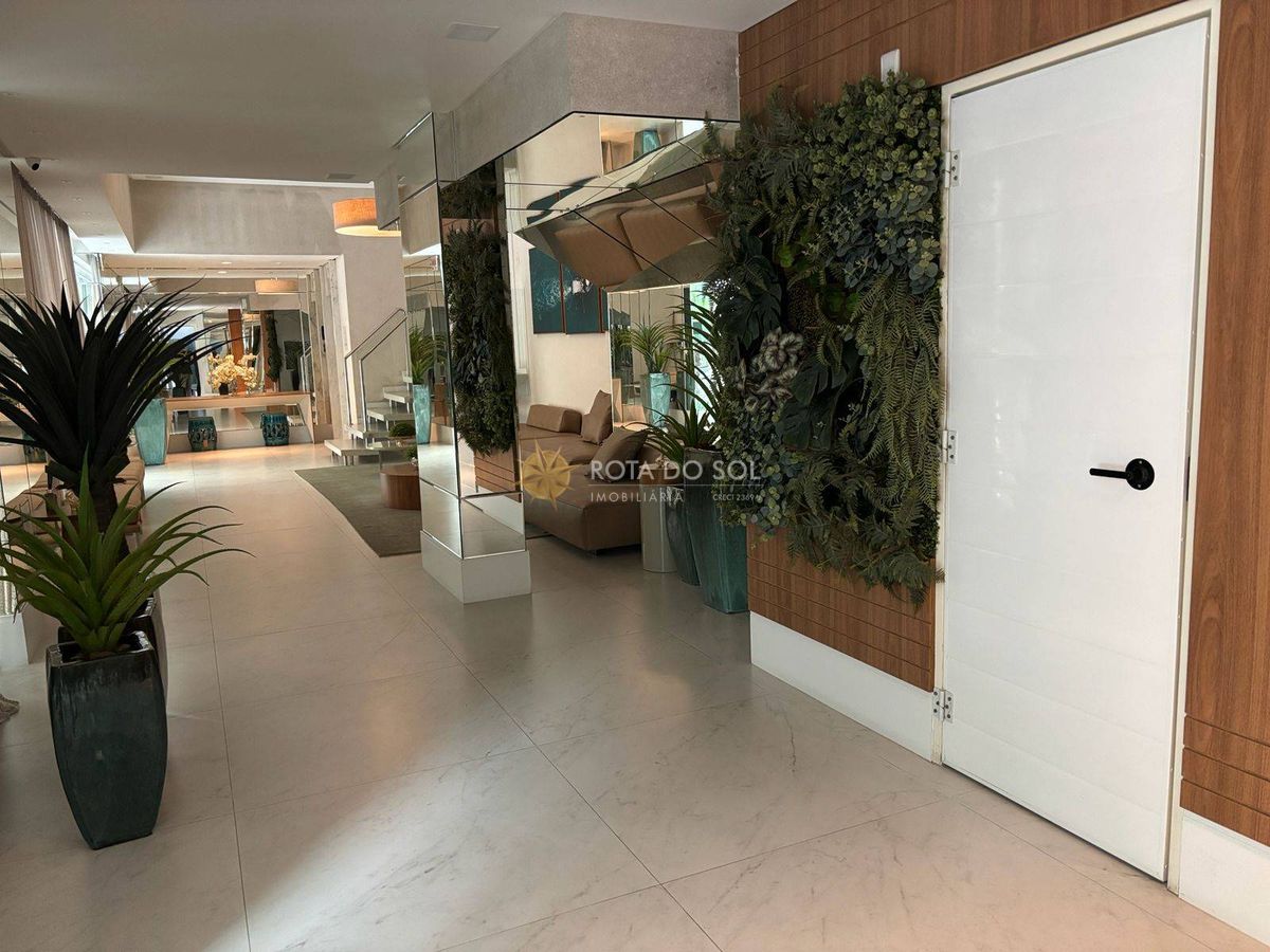 Residencial Salinas Apartamento Quadra Mar 4 Suítes em Meia Praia Itapema SC