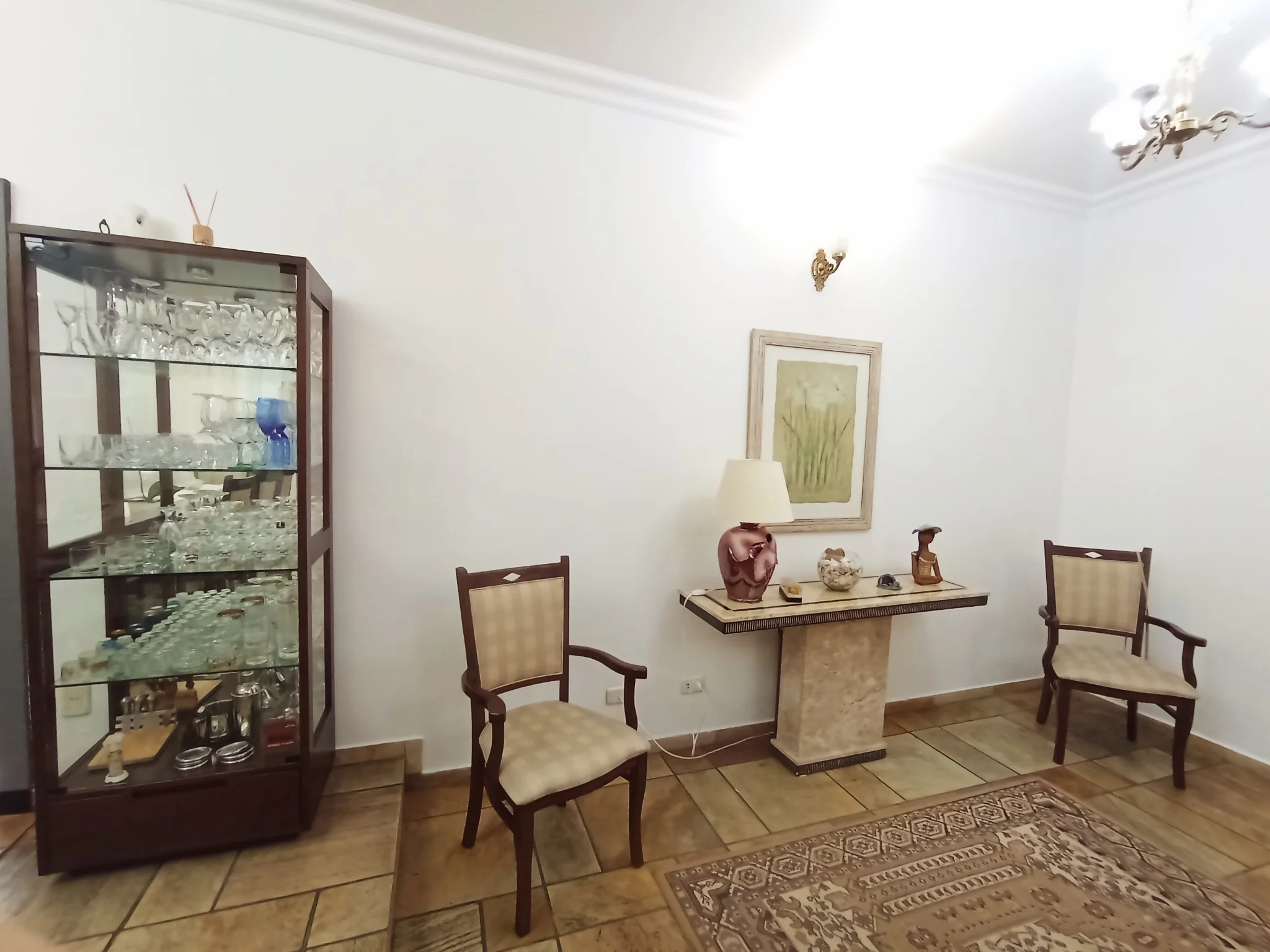 Casa à venda com 4 dormitórios no Residencial Doutor Lessa em Pindamonhangaba/SP. 