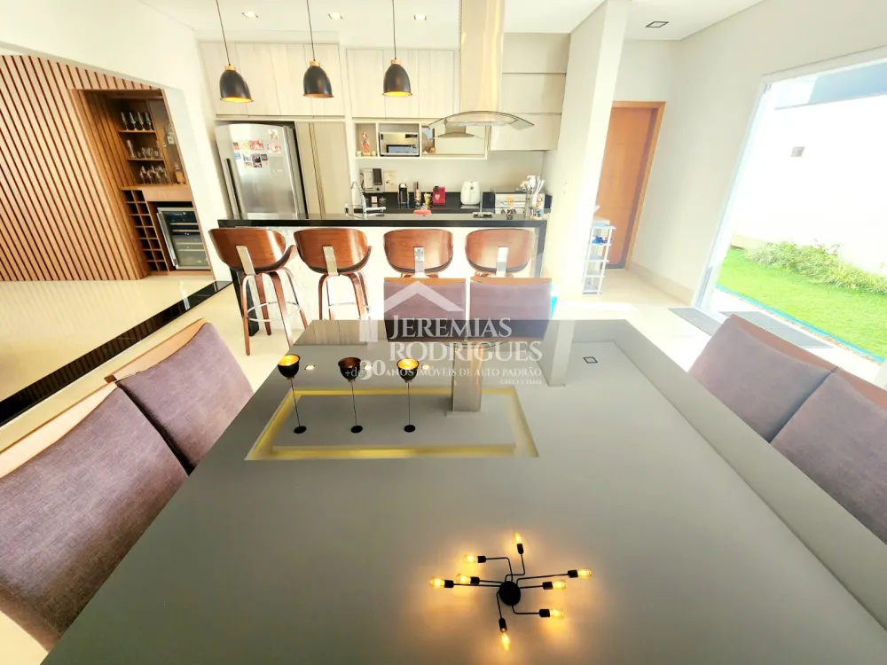 Casa com 3 quartos, 252 m² - Condomínio Ouro Ville - Taubaté/SP