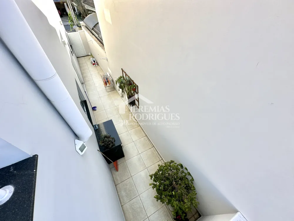 Casa mobiliada para locação no Condomínio Campos do Conde I em Tremembé/SP. 