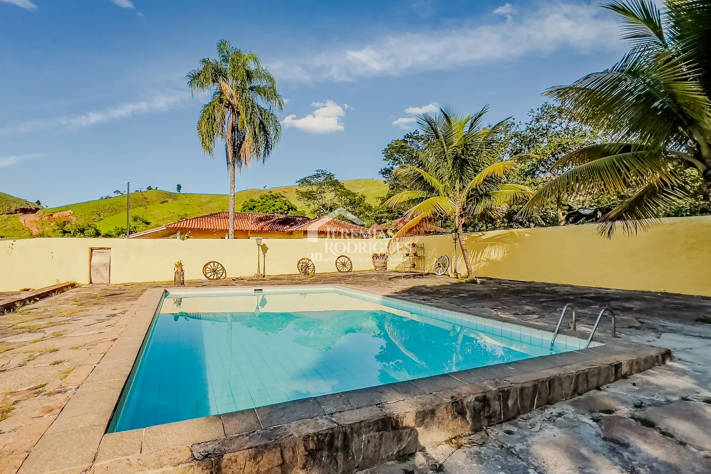 Fazenda à venda com 919,6 hectares em Cachoeira Paulista/SP.