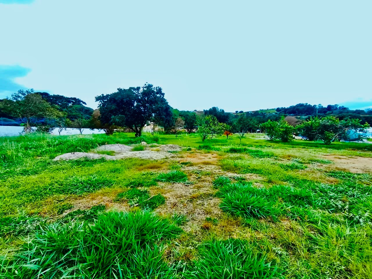 Terreno à venda com 2.500 m² no Condomínio Chácaras Cataguá em Taubaté/SP. 