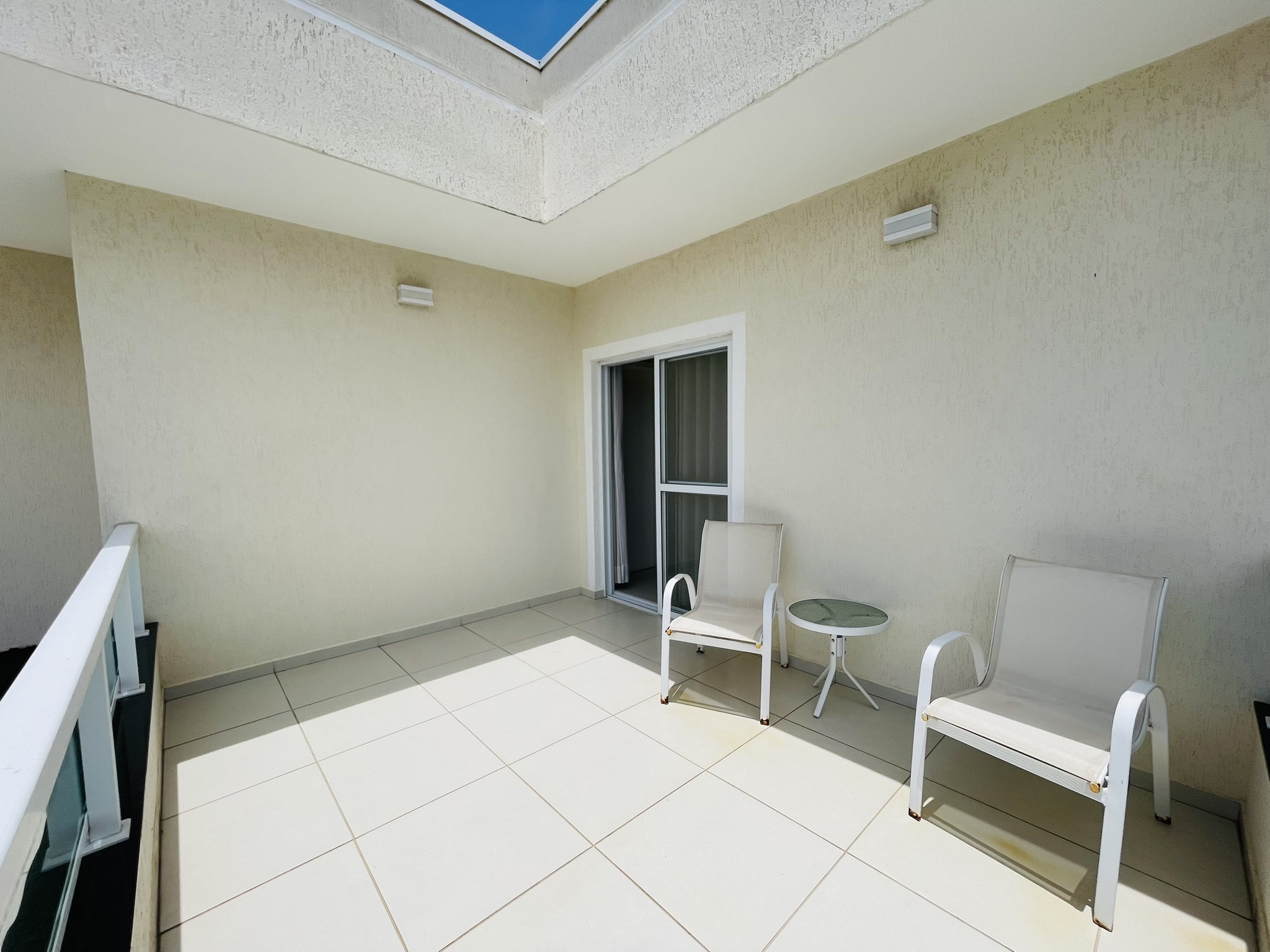 Casa à venda com 3 dormitórios no Condomínio Moema Ville em Pindamonhangaba/SP.