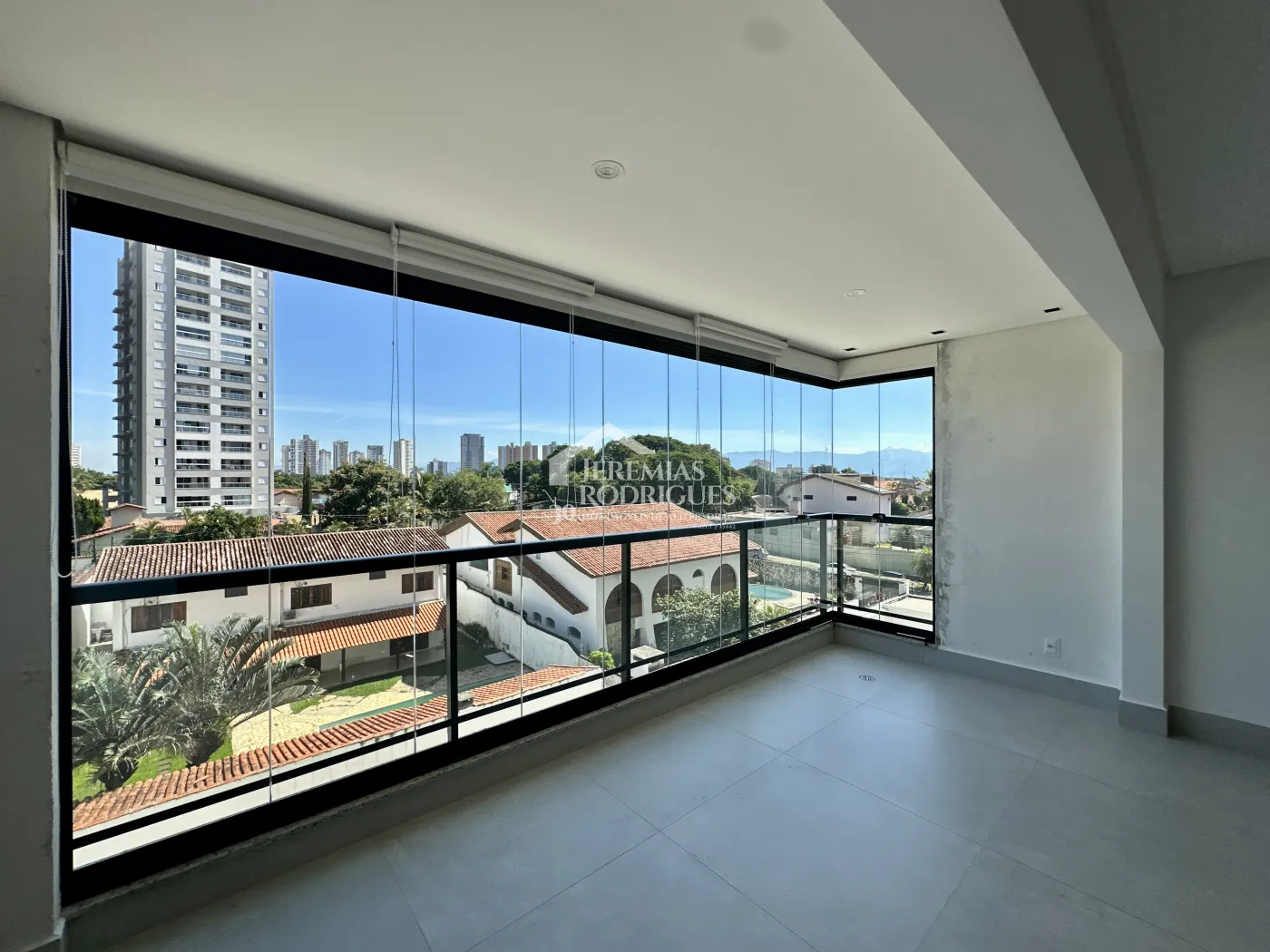 Apartamento à venda com 3 dormitórios, 109 m² no Edifício Lucca em Taubaté/SP