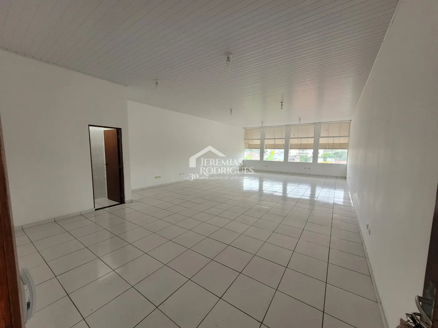 Sala comercial com 102 m² - Centro - Pindamonhangaba/SP
