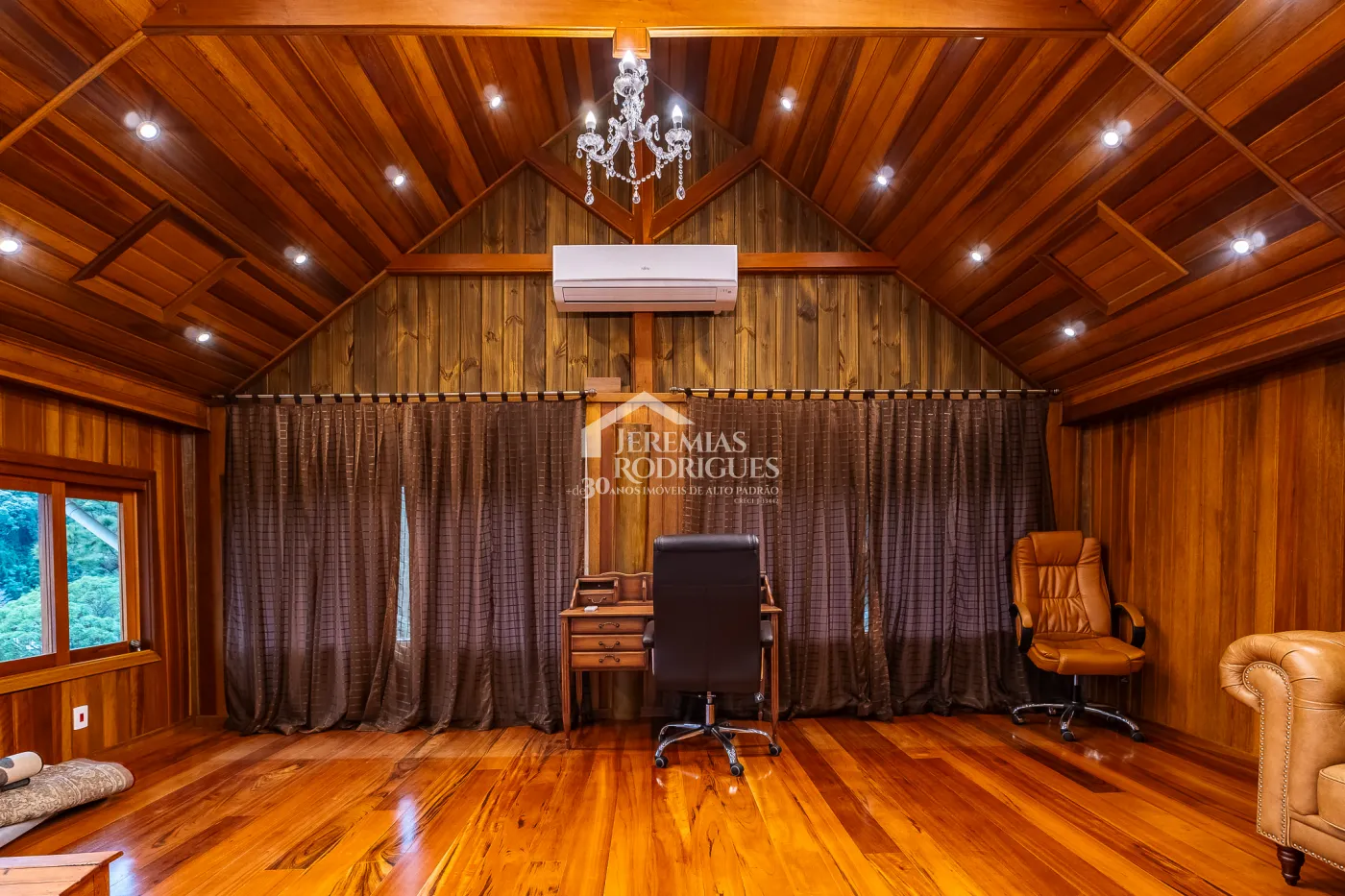 Casa com 5 suítes, 950 m² - Alto do Capivari - Campos do Jordão/SP