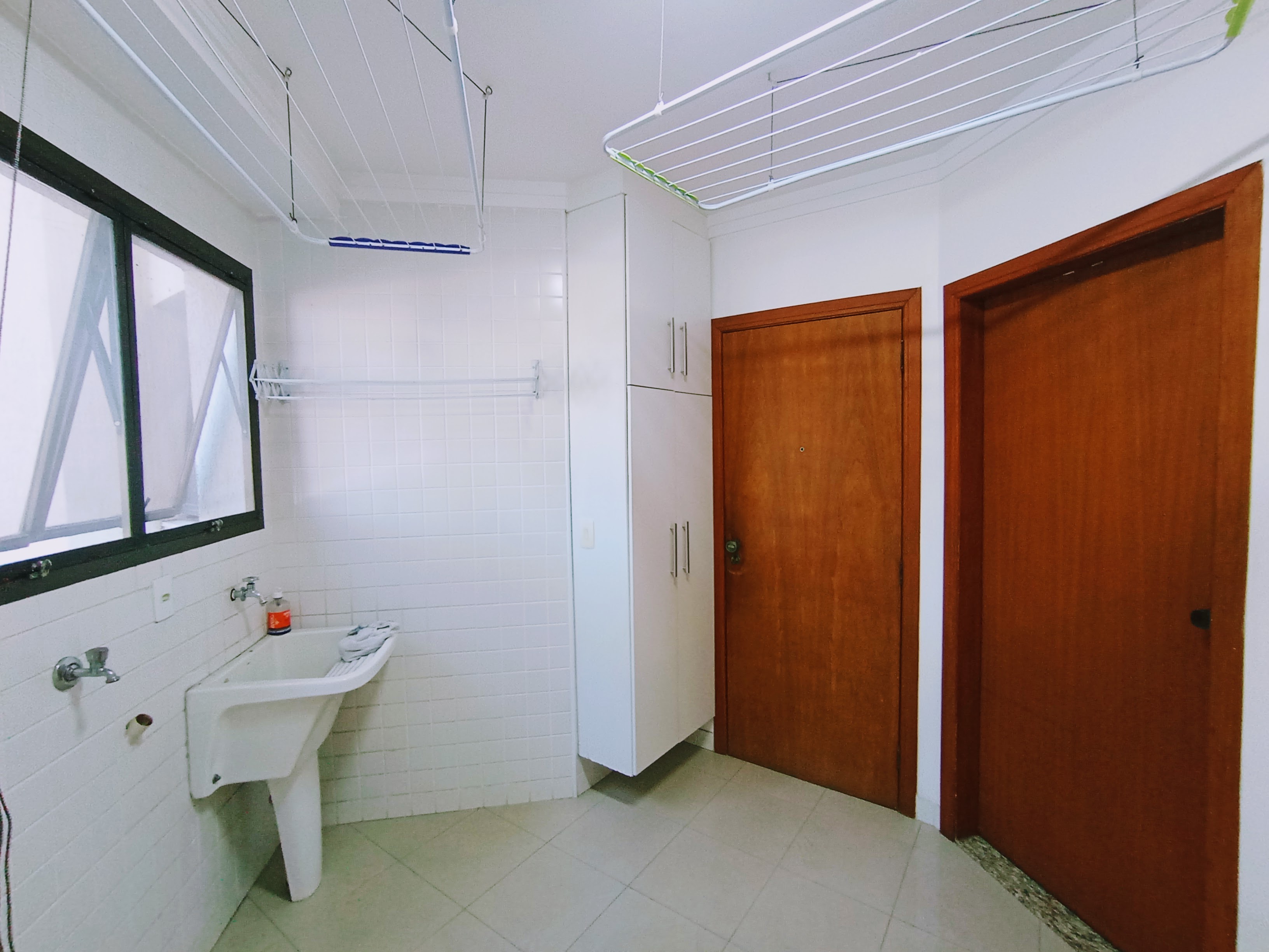 Apartamento à venda com 3 dormitórios, 171 m² no Condomínio Green Tower em Taubaté/SP.