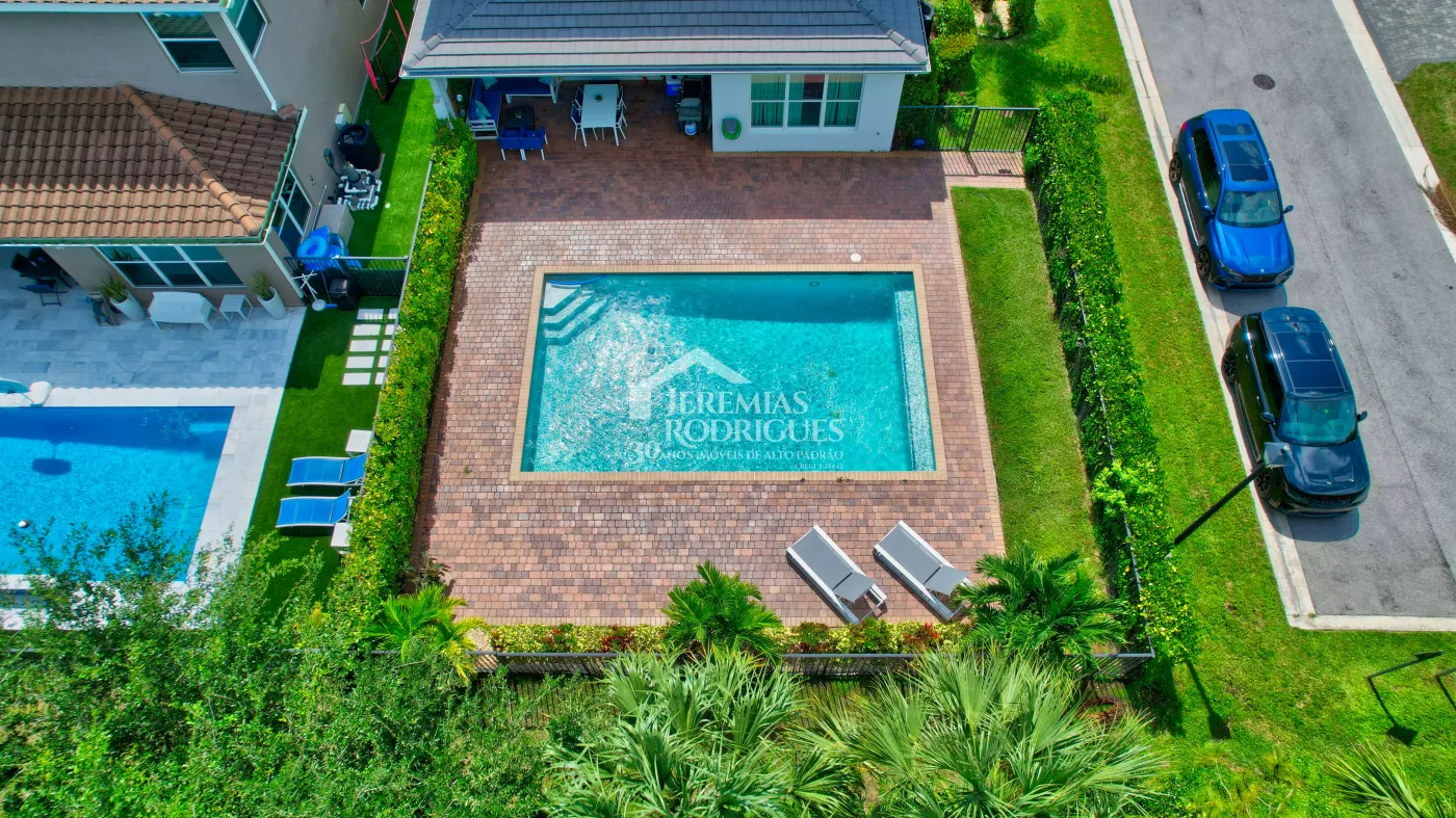 Casa com 4 dormitórios - Condomínio Dakota - Miami/ Flórida