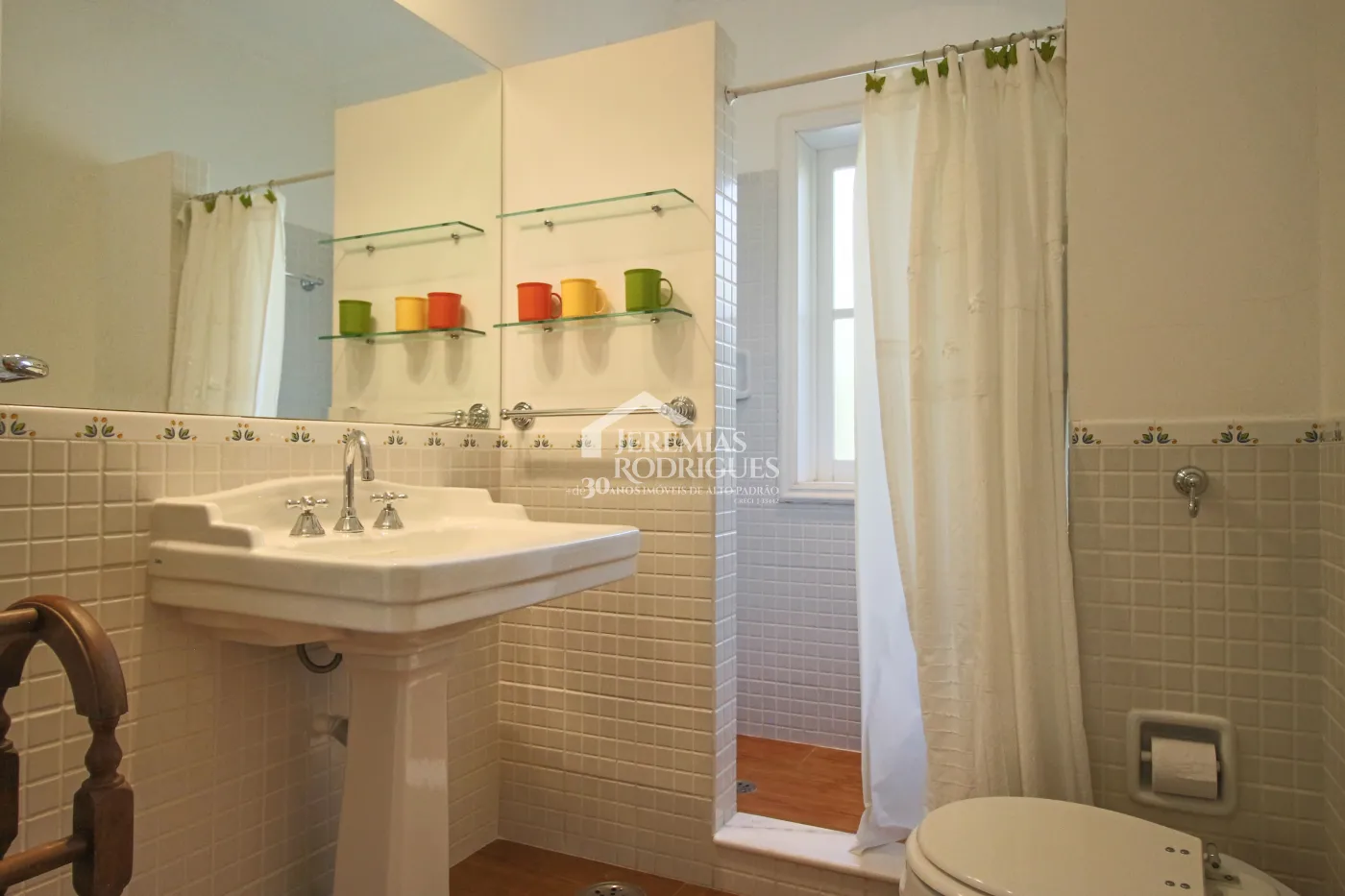 Sobrado com 6 suítes, 615 m² - Vila Inglesa - Campos do Jordão/SP.