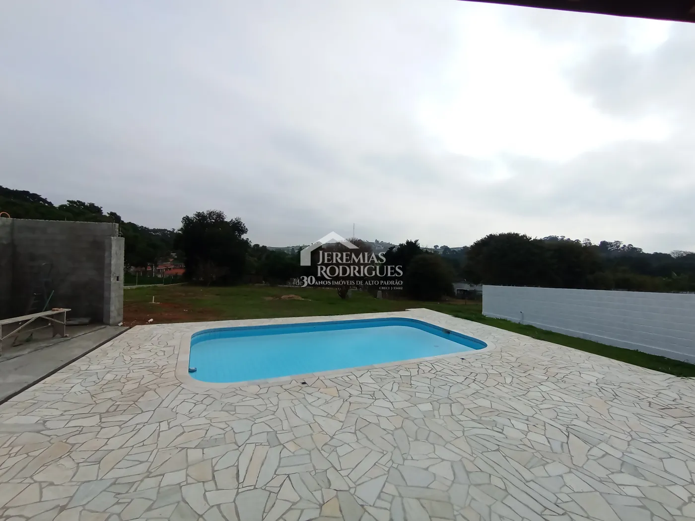 Casa à venda com 4 dormitórios no Condomínio Chácaras Cataguá em Taubaté/SP