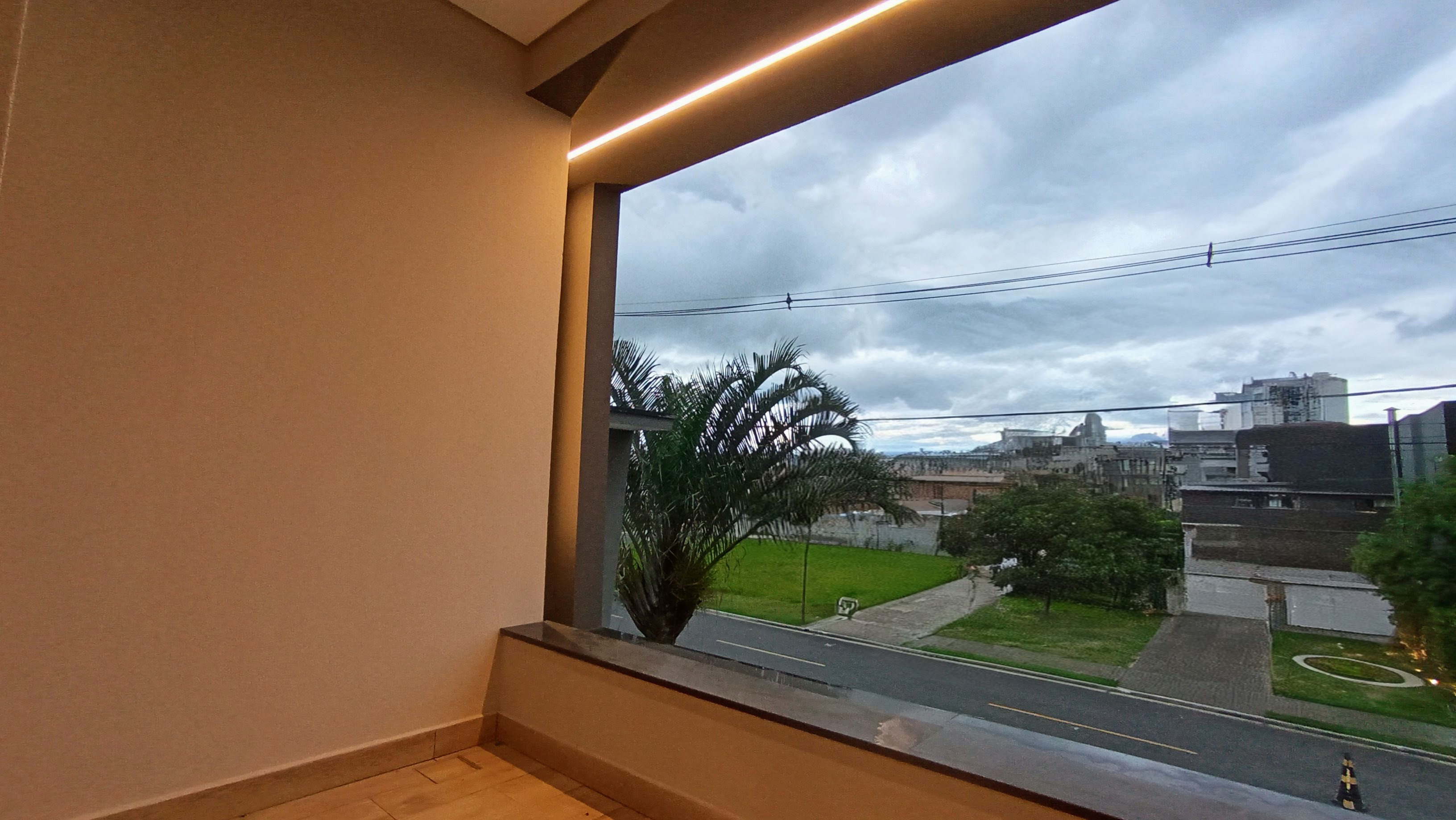 Casa à venda com 4 suítes no Condomínio Green Park em Taubaté/SP. 