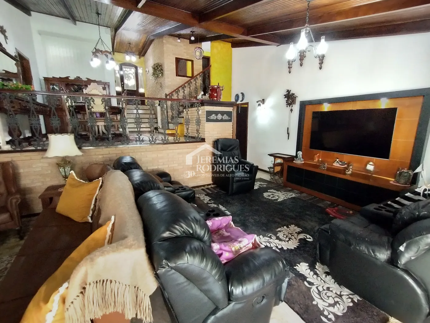 Casa com 4 dormitórios, 265 m² -  Alto do Capivari - Campos do Jordão /SP